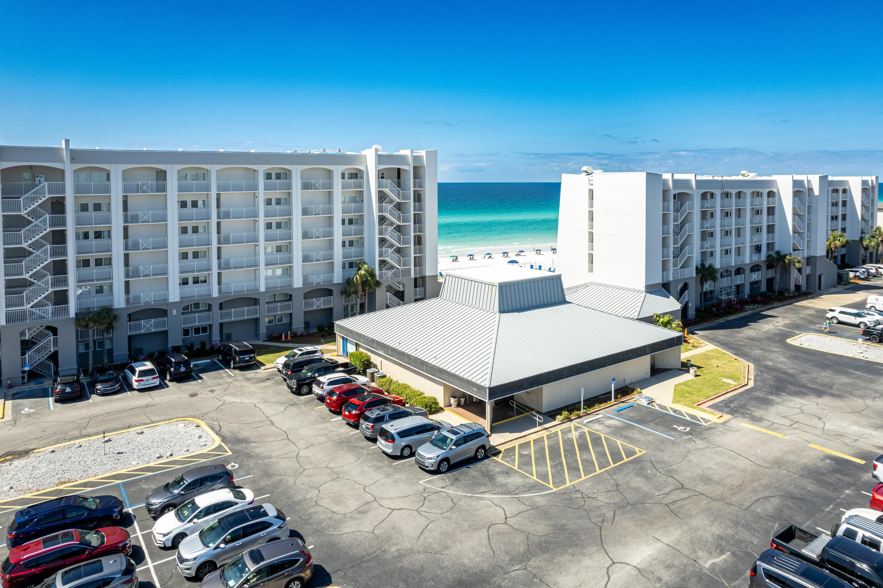 BEACH HOUSE CONDO PH 1 - Residential