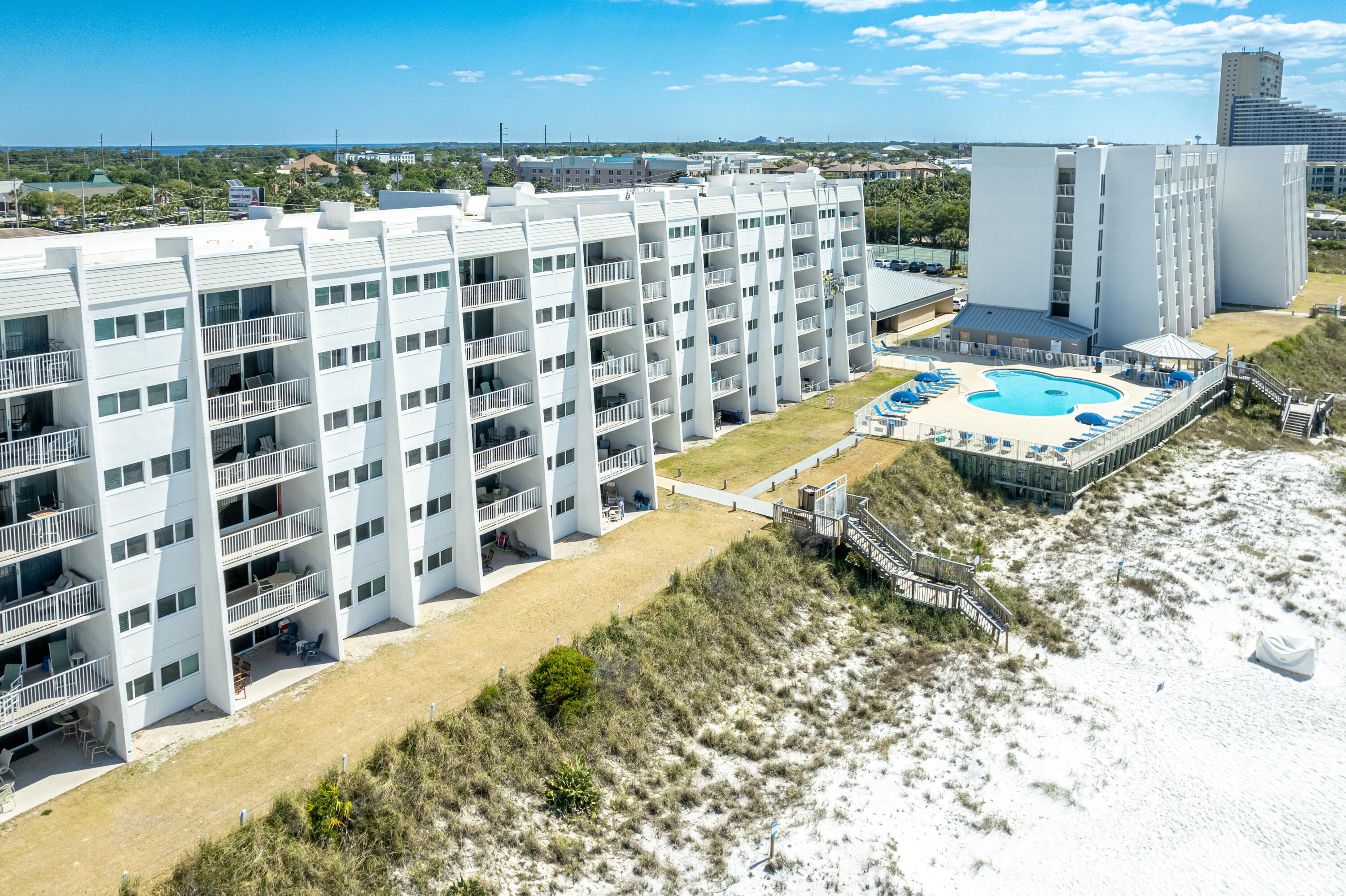 BEACH HOUSE CONDO PH 1 - Residential