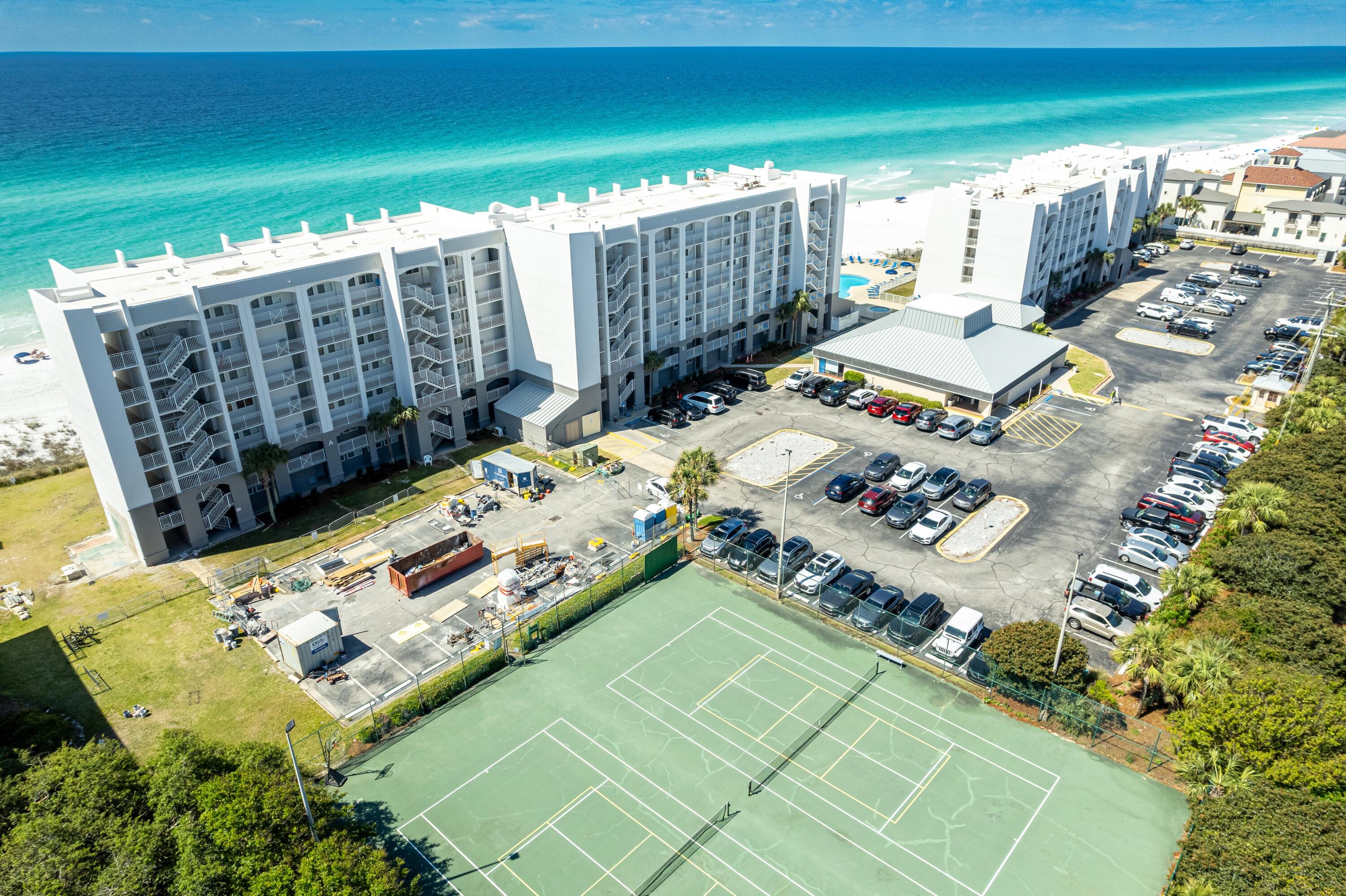 BEACH HOUSE CONDO PH 1 - Residential