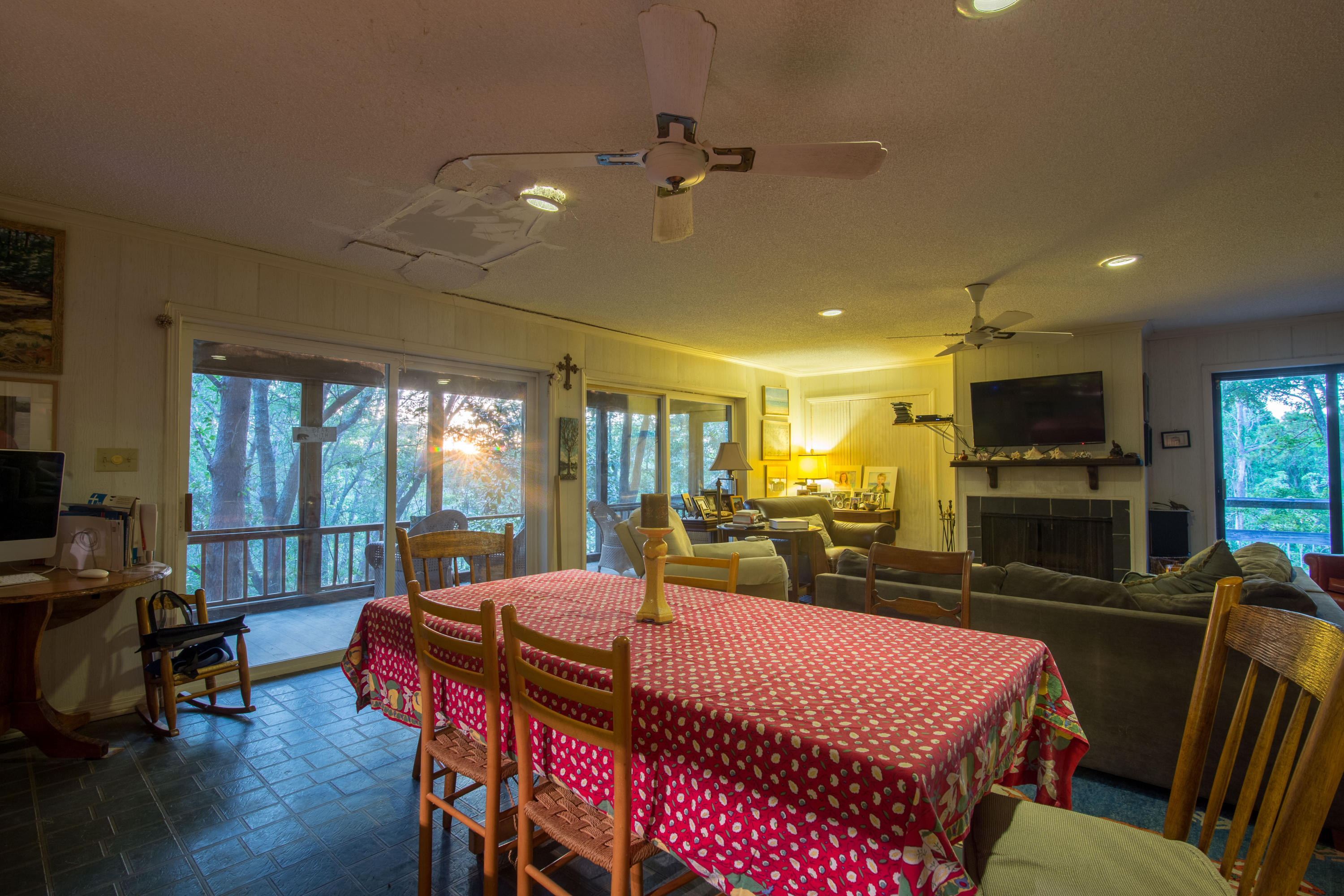 SEAGROVE SHORES 4TH ADD - Residential