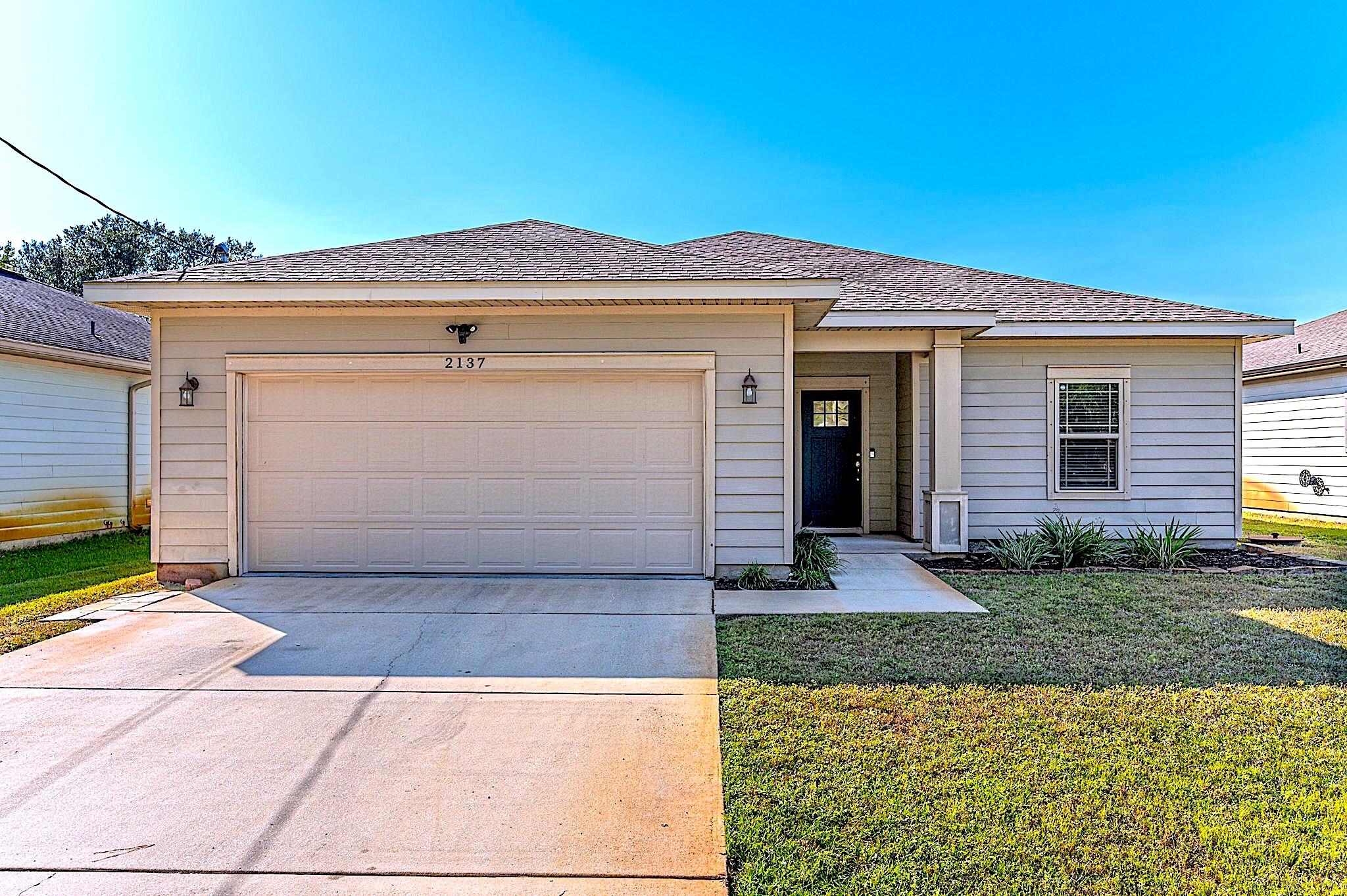 CRESCENT SHORES - Residential