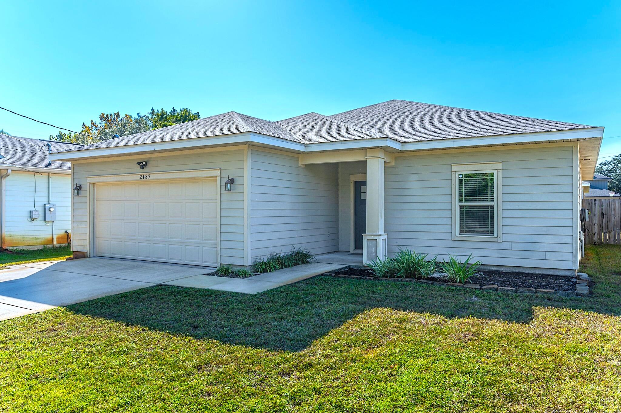 CRESCENT SHORES - Residential