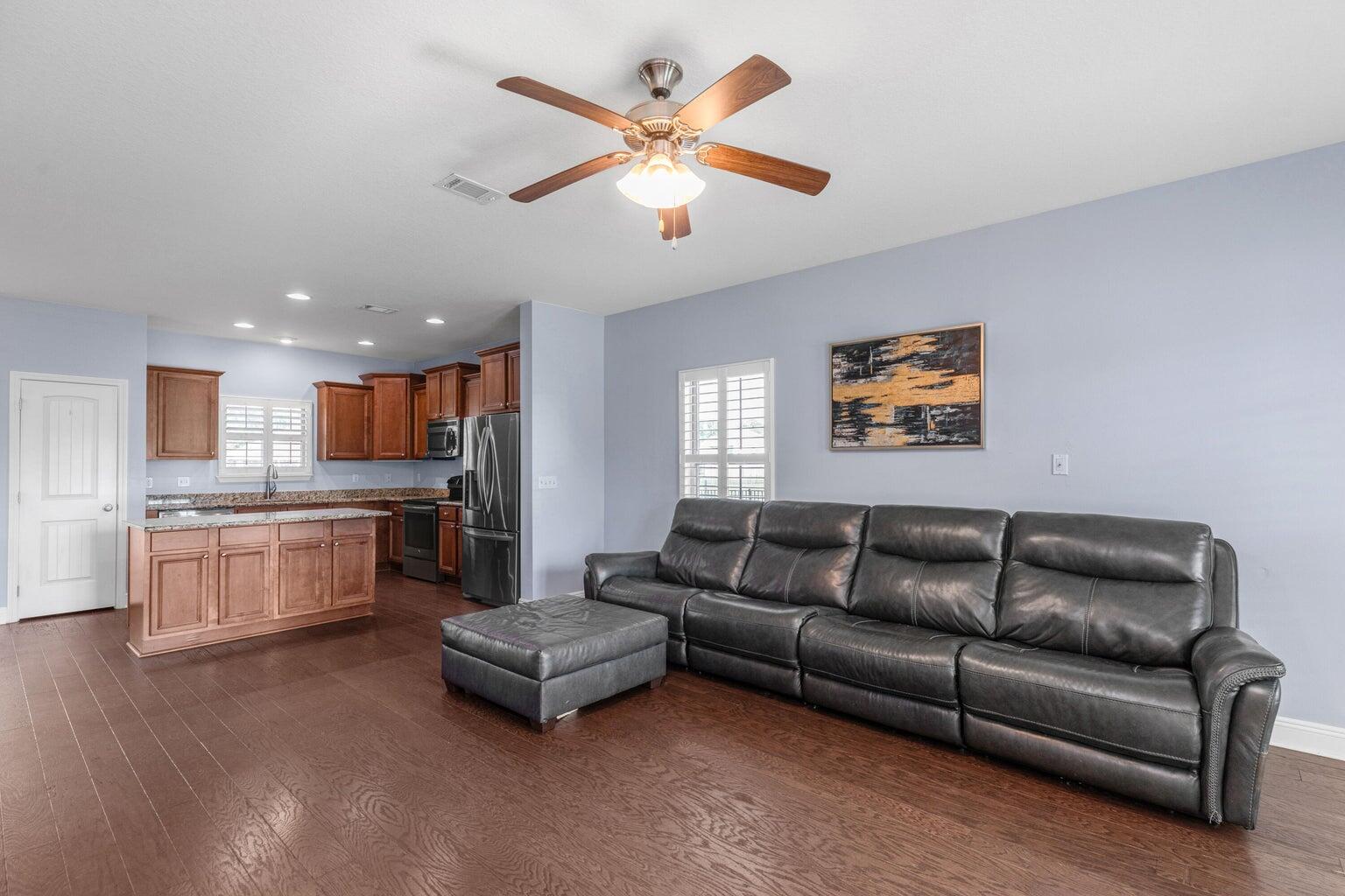 DRIFTWOOD ESTATES - Residential Lease