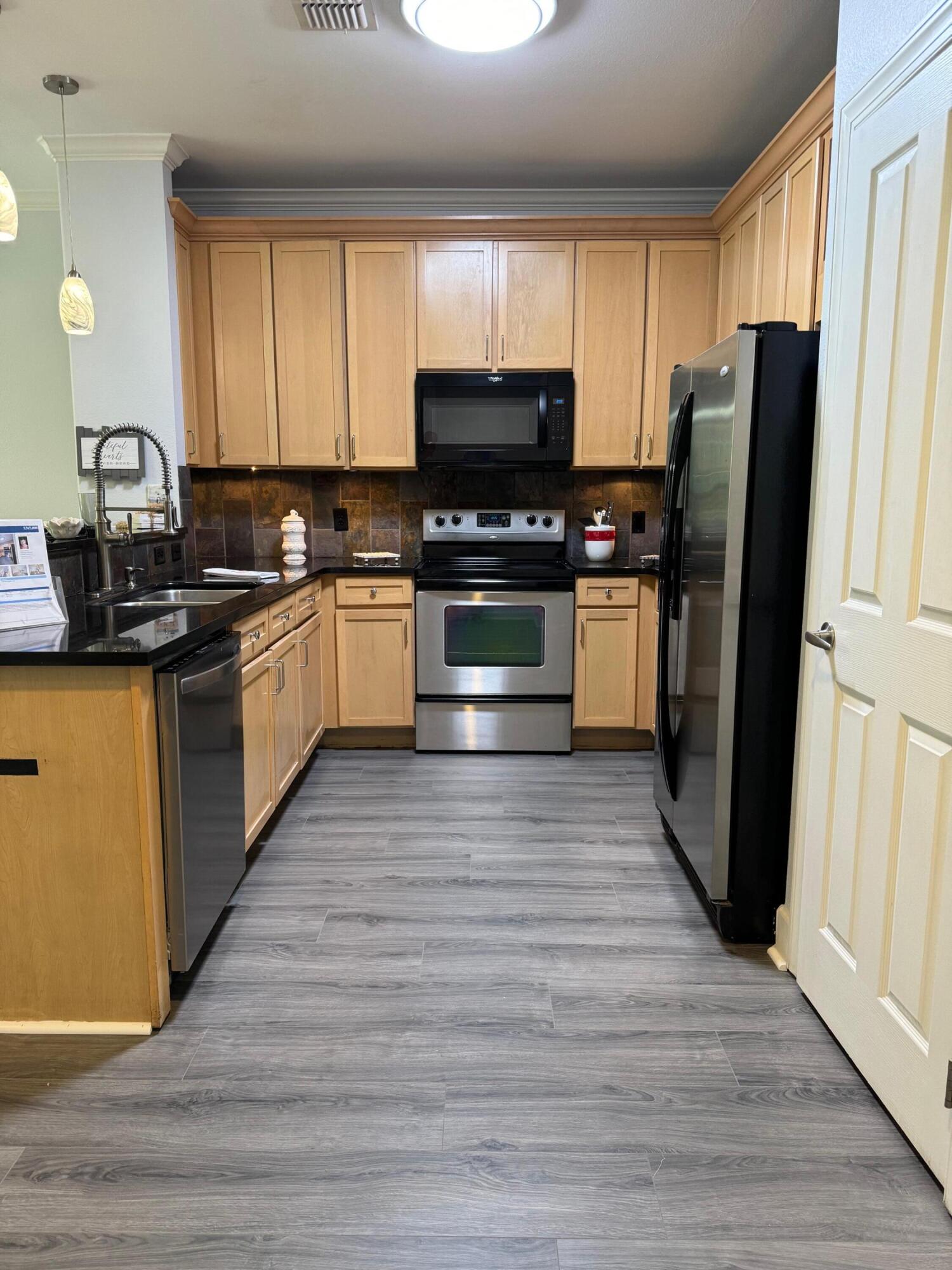 SOUTH HAVEN TOWNHOMES - Residential