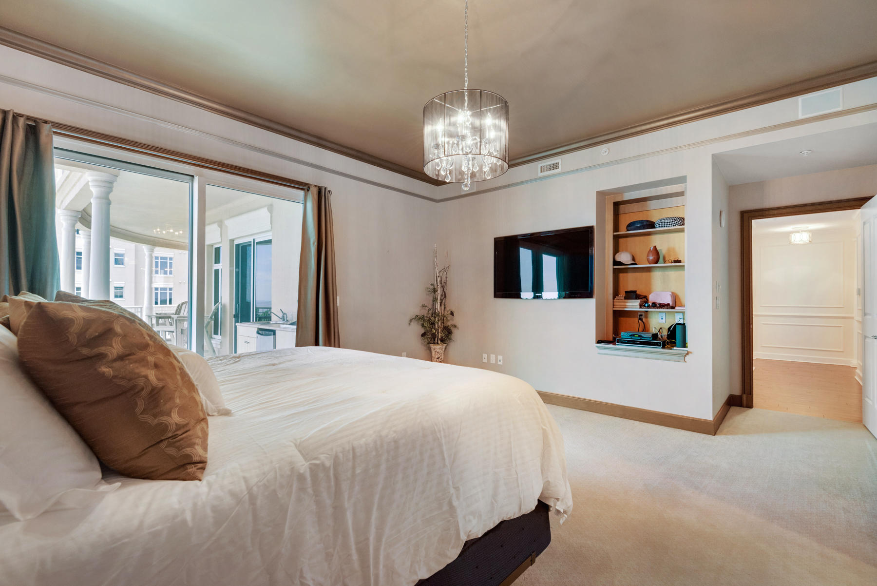 ONE WATER PLACE - Residential