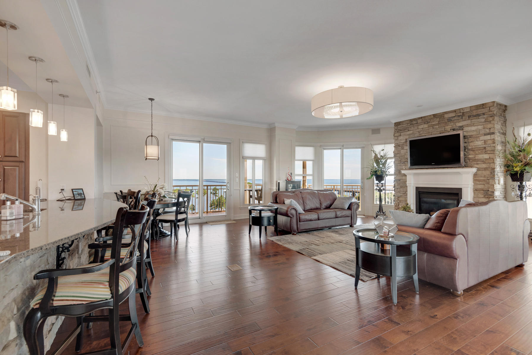 ONE WATER PLACE - Residential