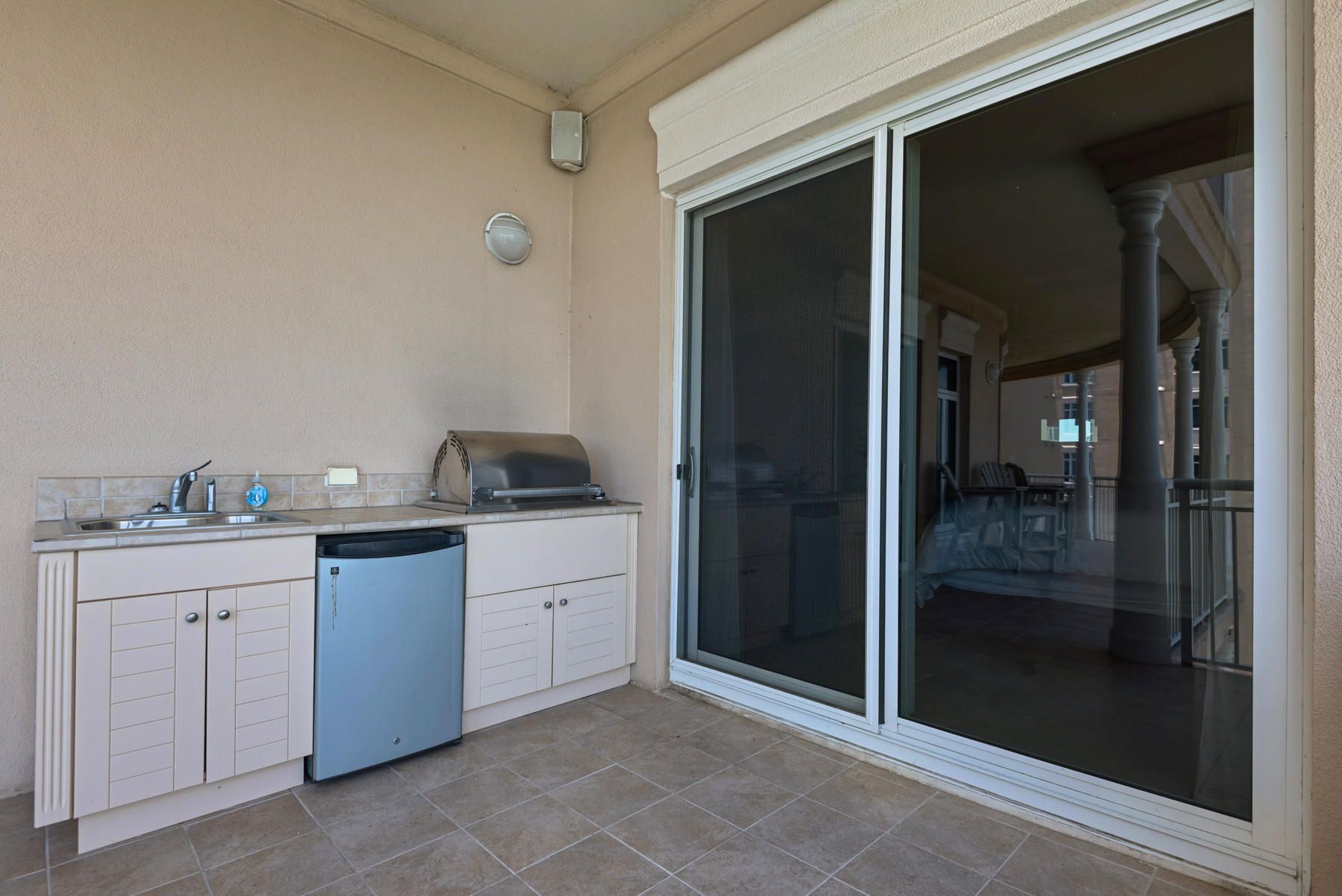 ONE WATER PLACE - Residential