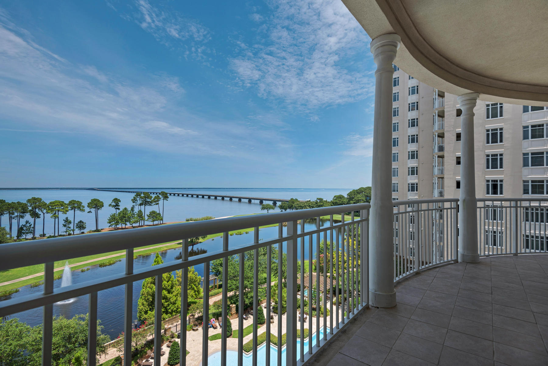 ONE WATER PLACE - Residential