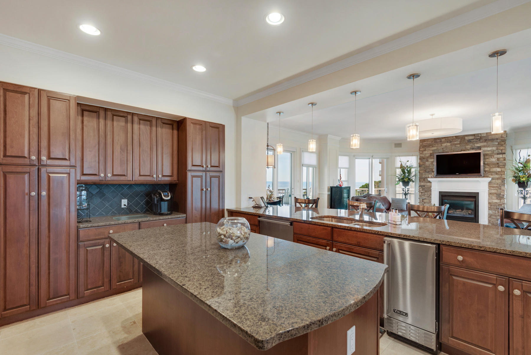 ONE WATER PLACE - Residential