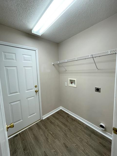 ROANOKE VILLAGE 1ST ADDITION - Residential Lease