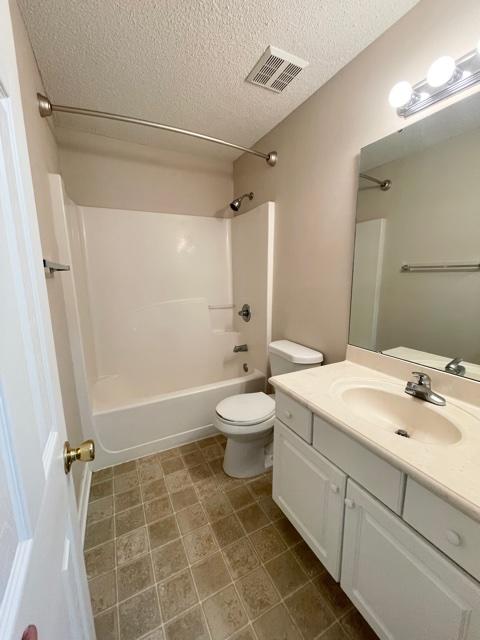 ROANOKE VILLAGE 1ST ADDITION - Residential Lease