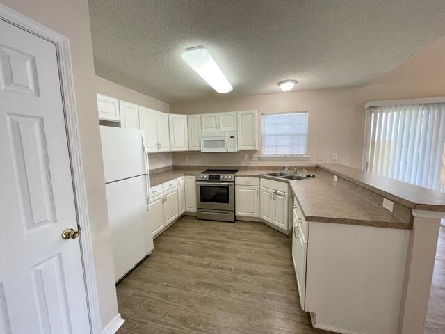 ROANOKE VILLAGE 1ST ADDITION - Residential Lease