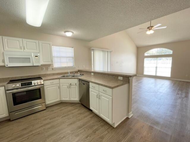 ROANOKE VILLAGE 1ST ADDITION - Residential Lease