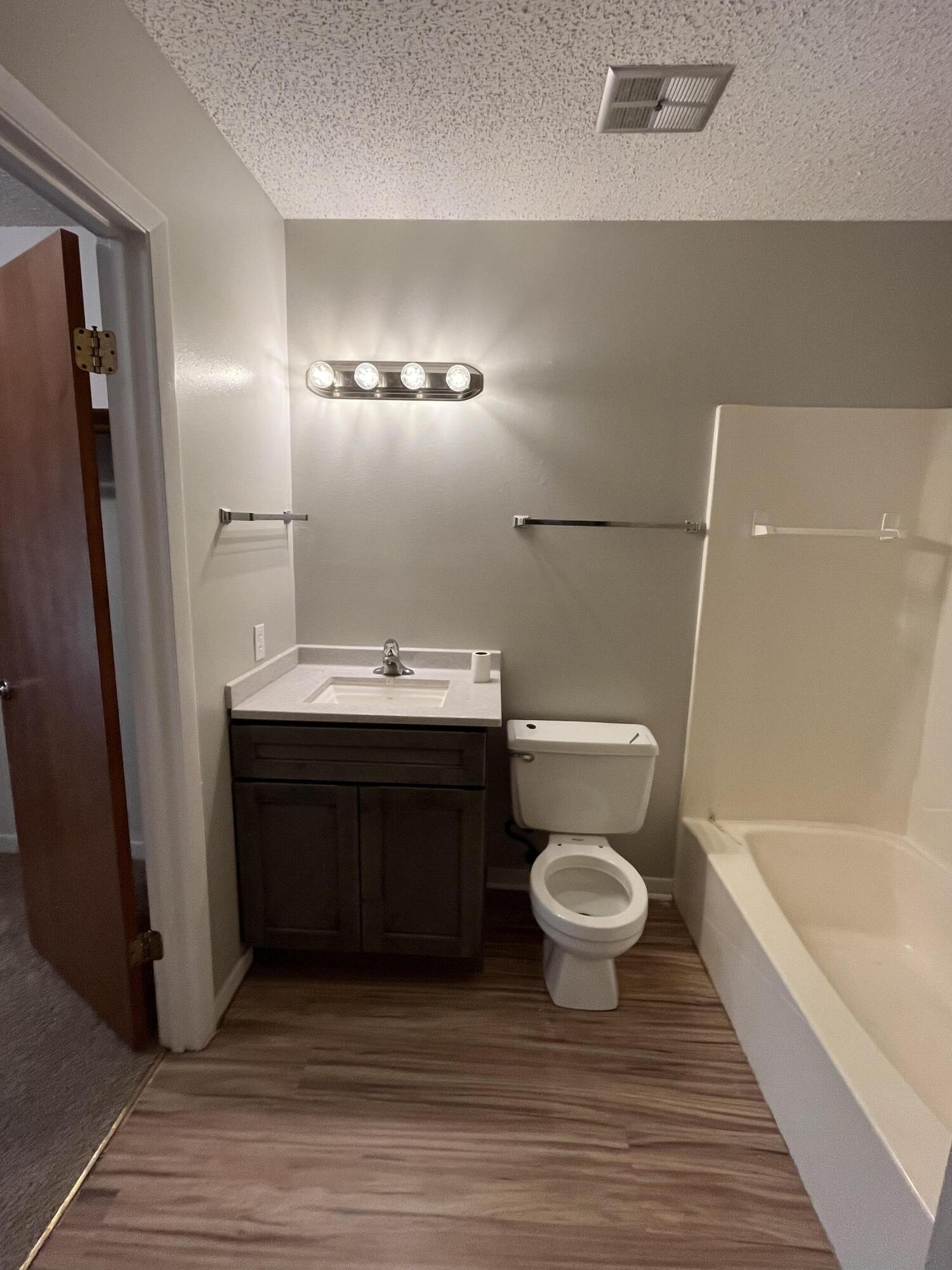 WOODHAM MANOR 4TH ADDN - Residential Lease