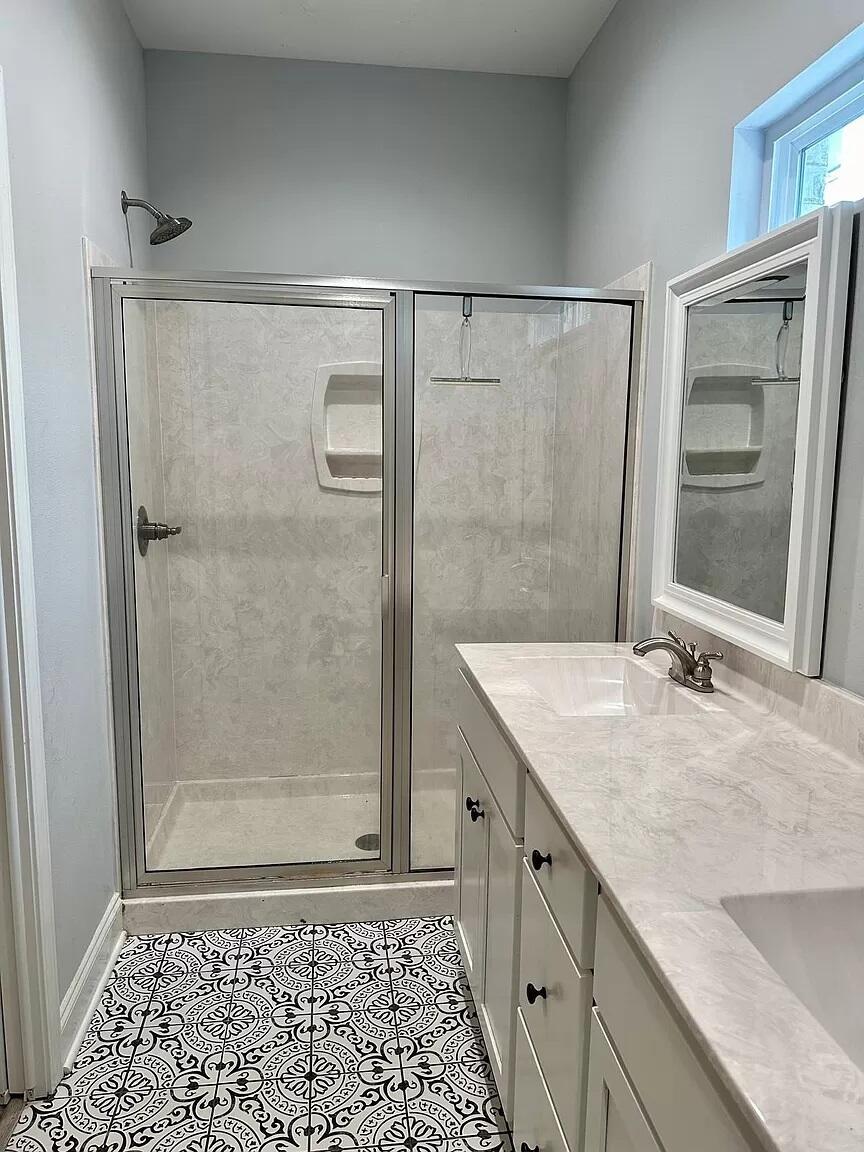 PORT DIXIE - Residential Lease