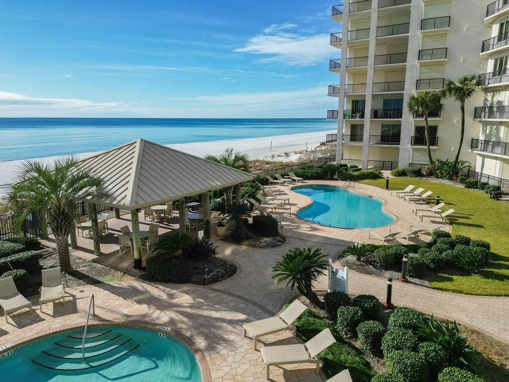 SUMMERWIND CONDOS - Residential