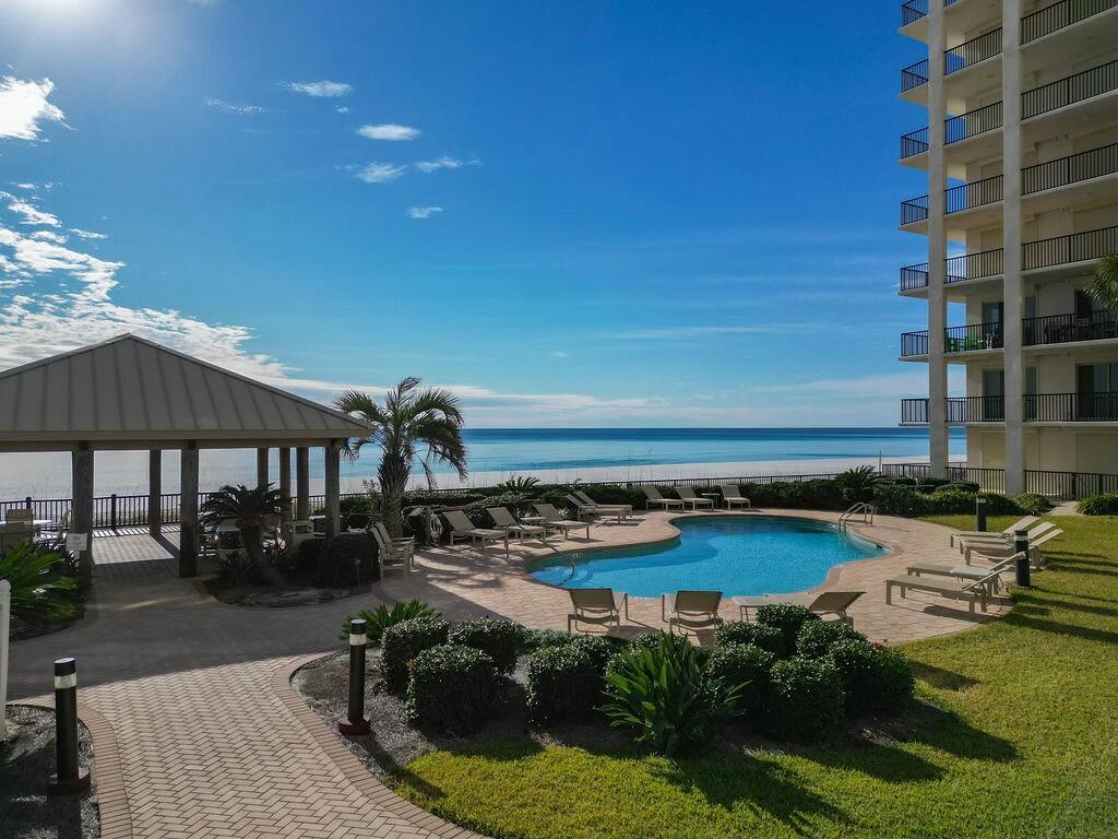 SUMMERWIND CONDOS - Residential