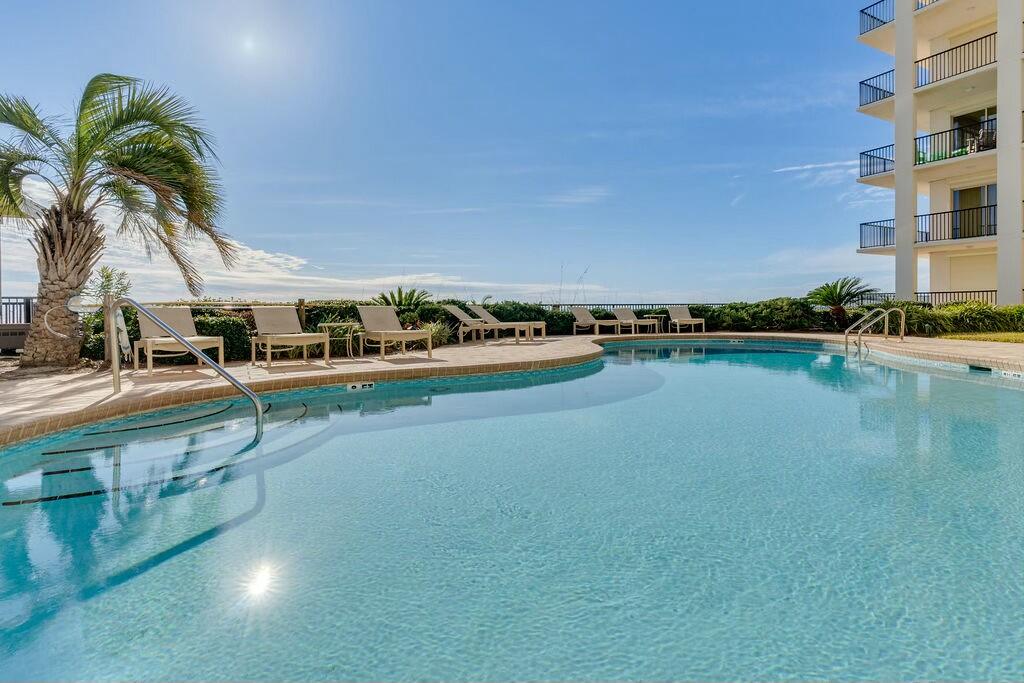 SUMMERWIND CONDOS - Residential