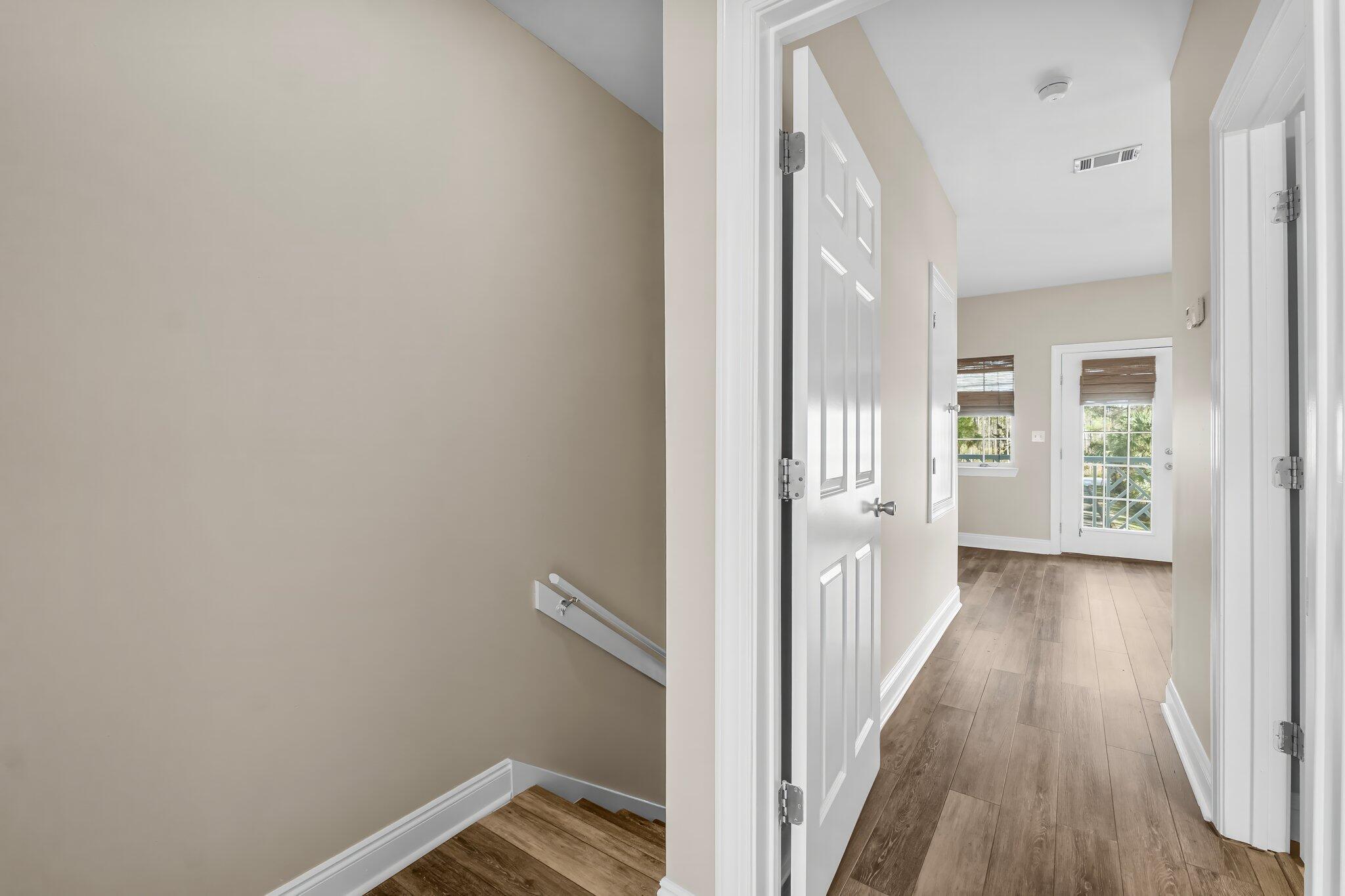 SANDAL BEACH - Residential Lease