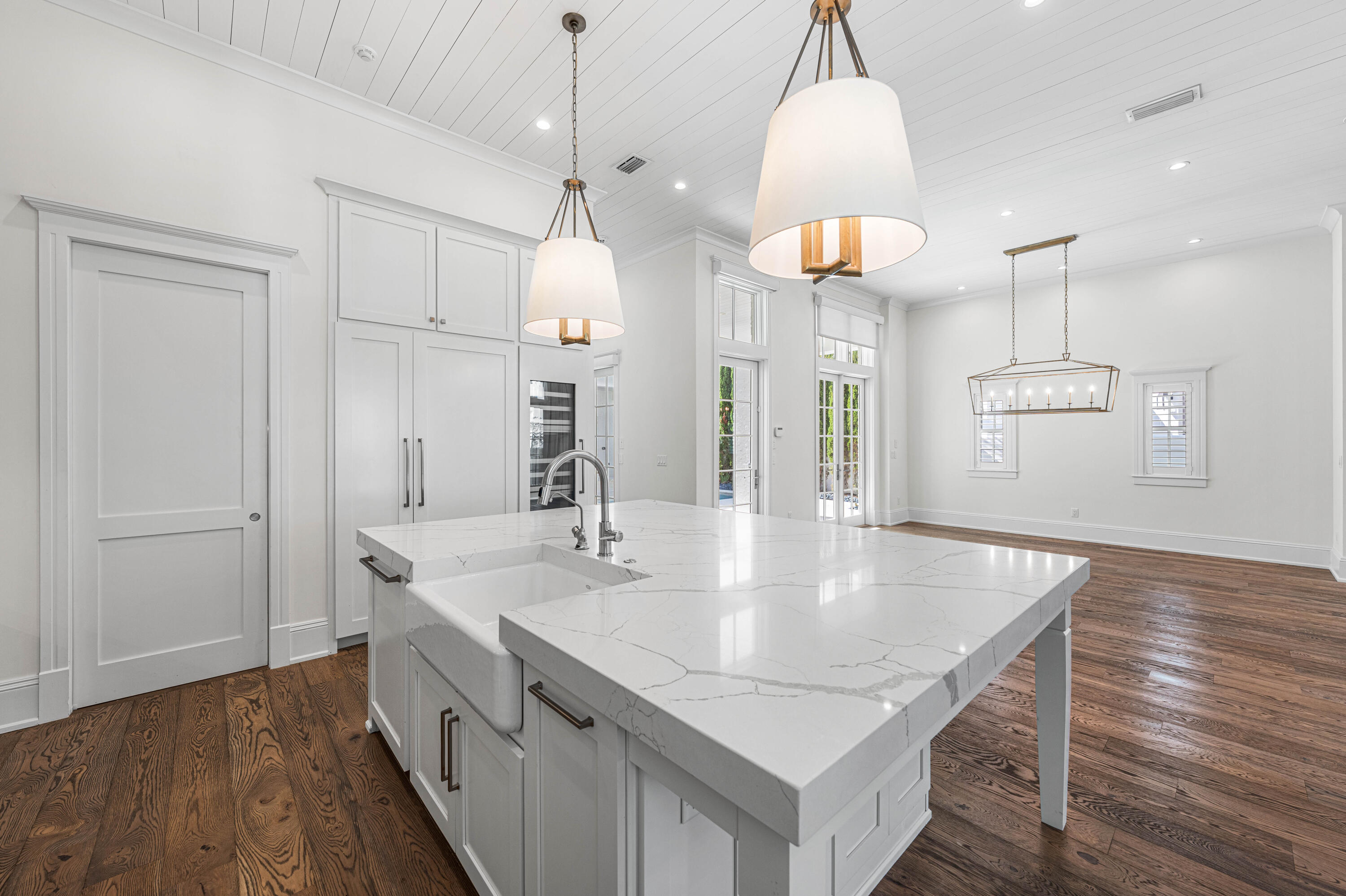 CHURCHILL OAKS - Residential