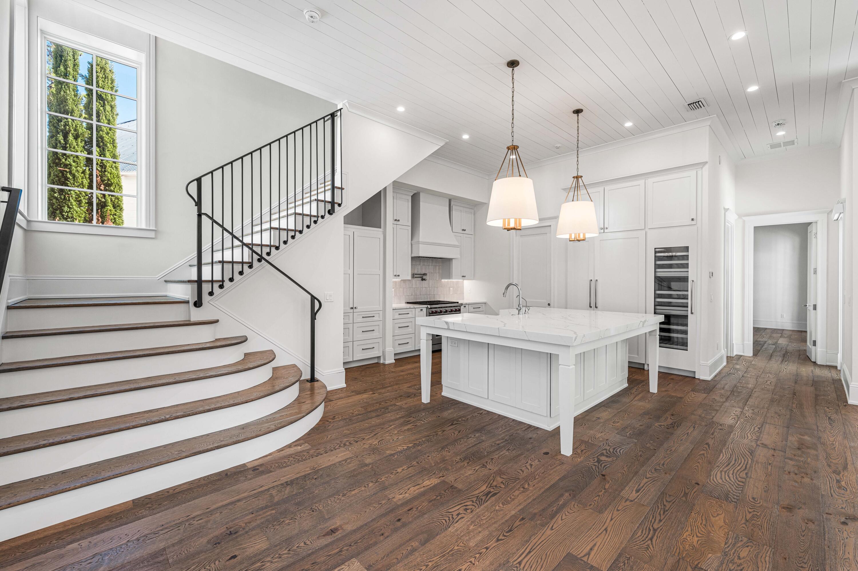 CHURCHILL OAKS - Residential
