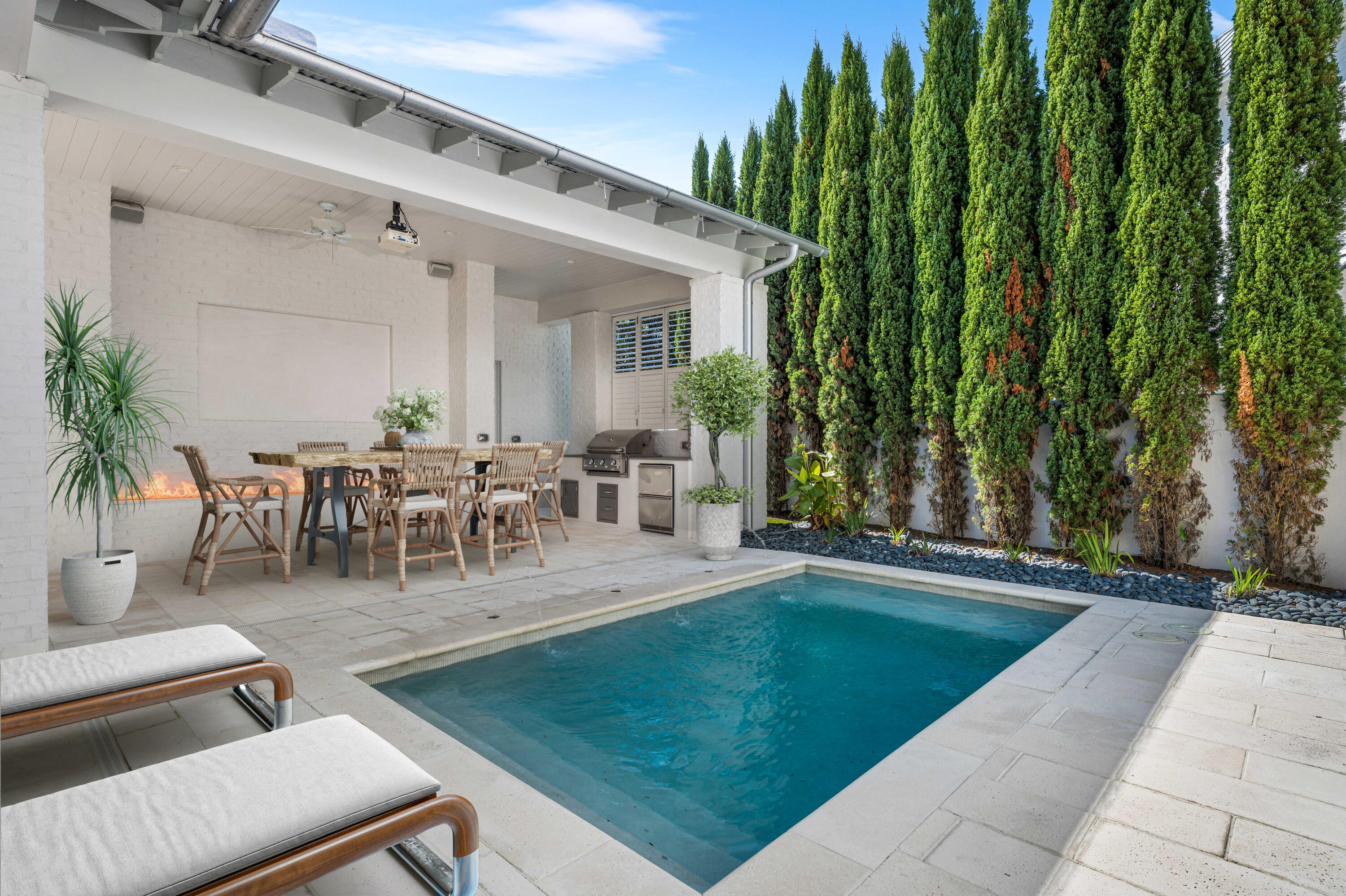 CHURCHILL OAKS - Residential