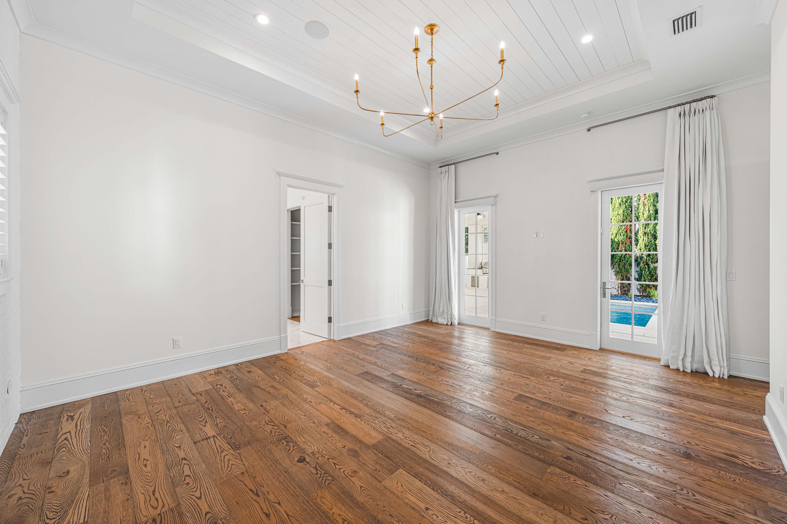 CHURCHILL OAKS - Residential