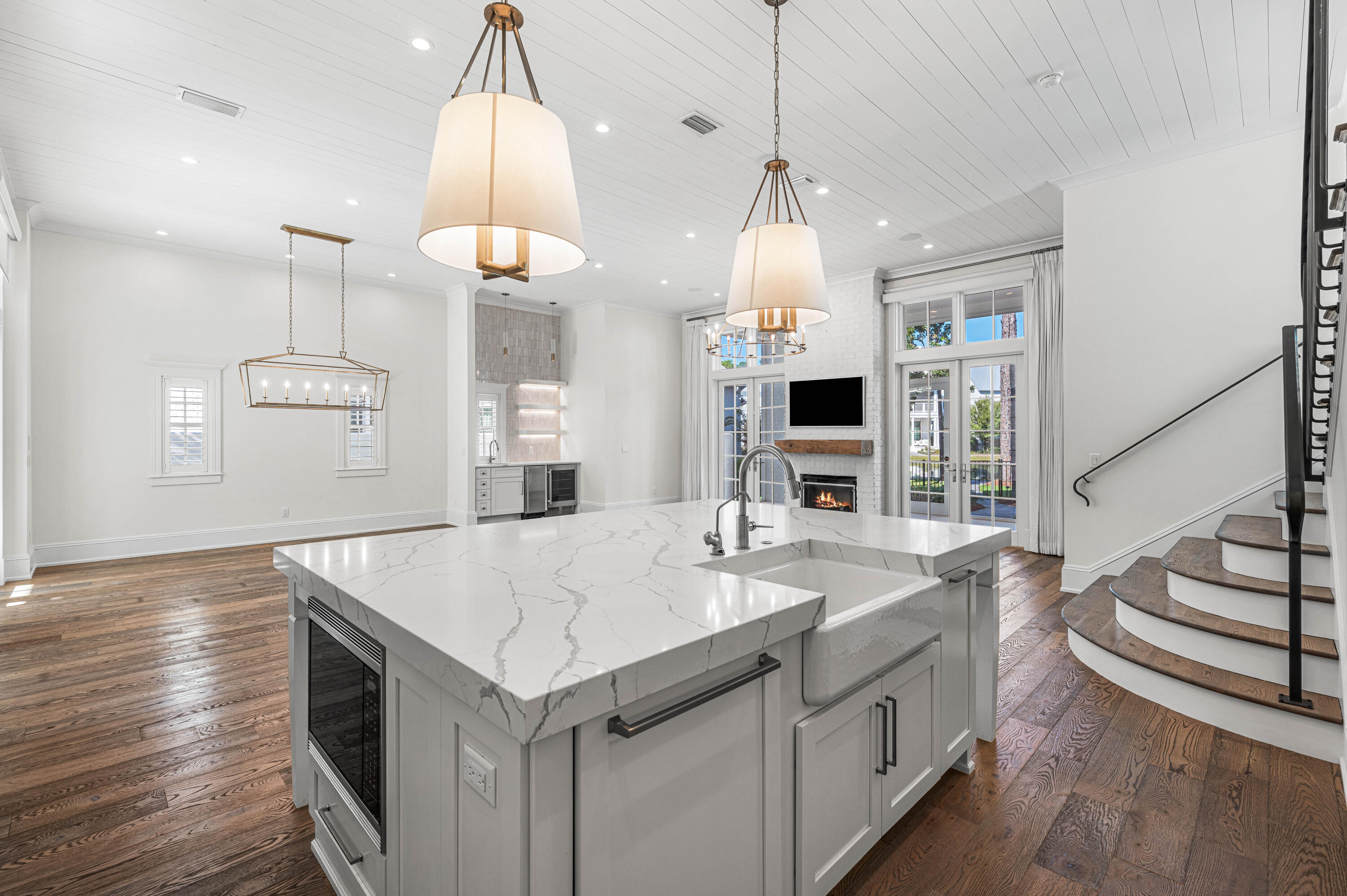 CHURCHILL OAKS - Residential