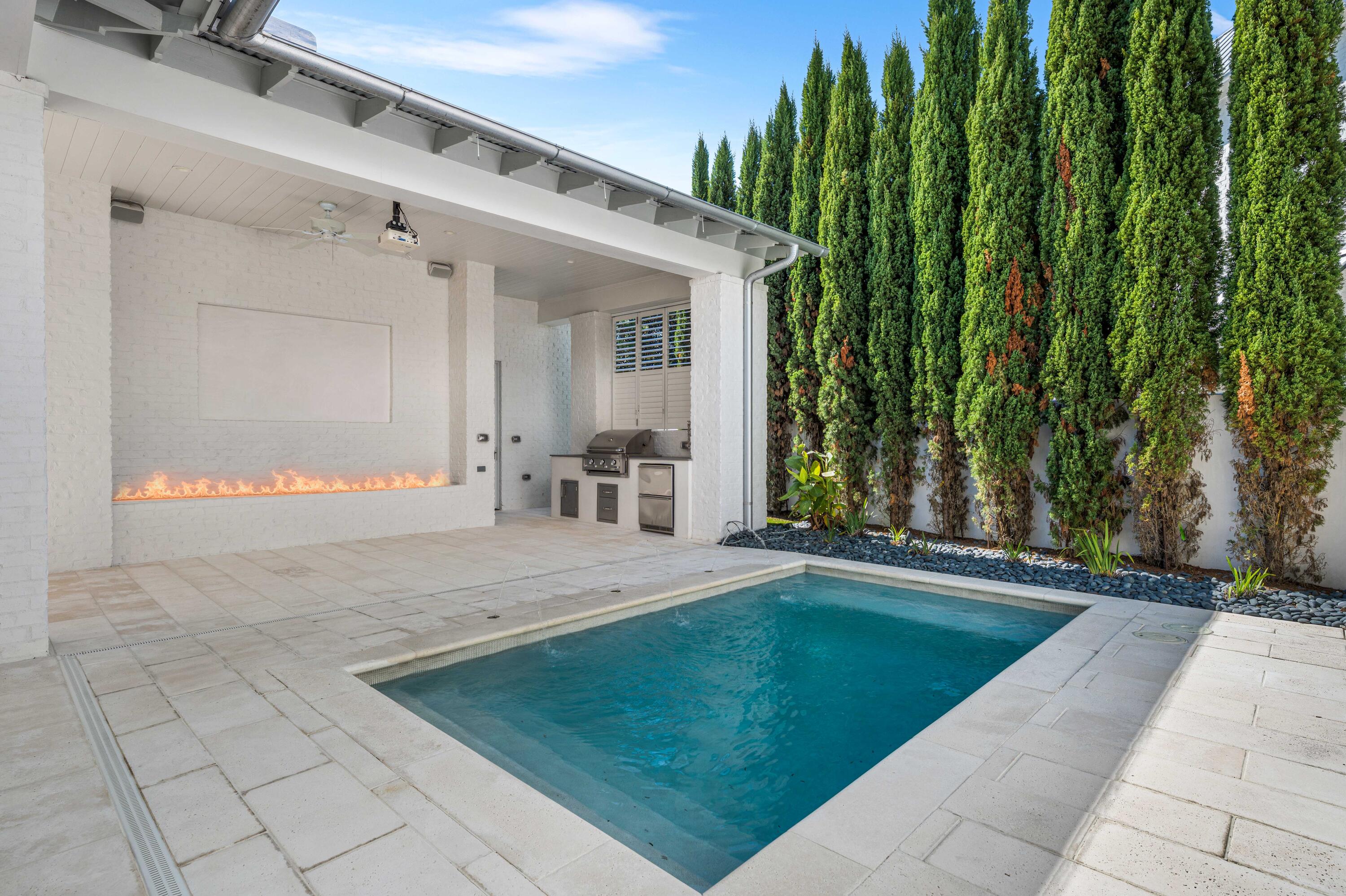 CHURCHILL OAKS - Residential