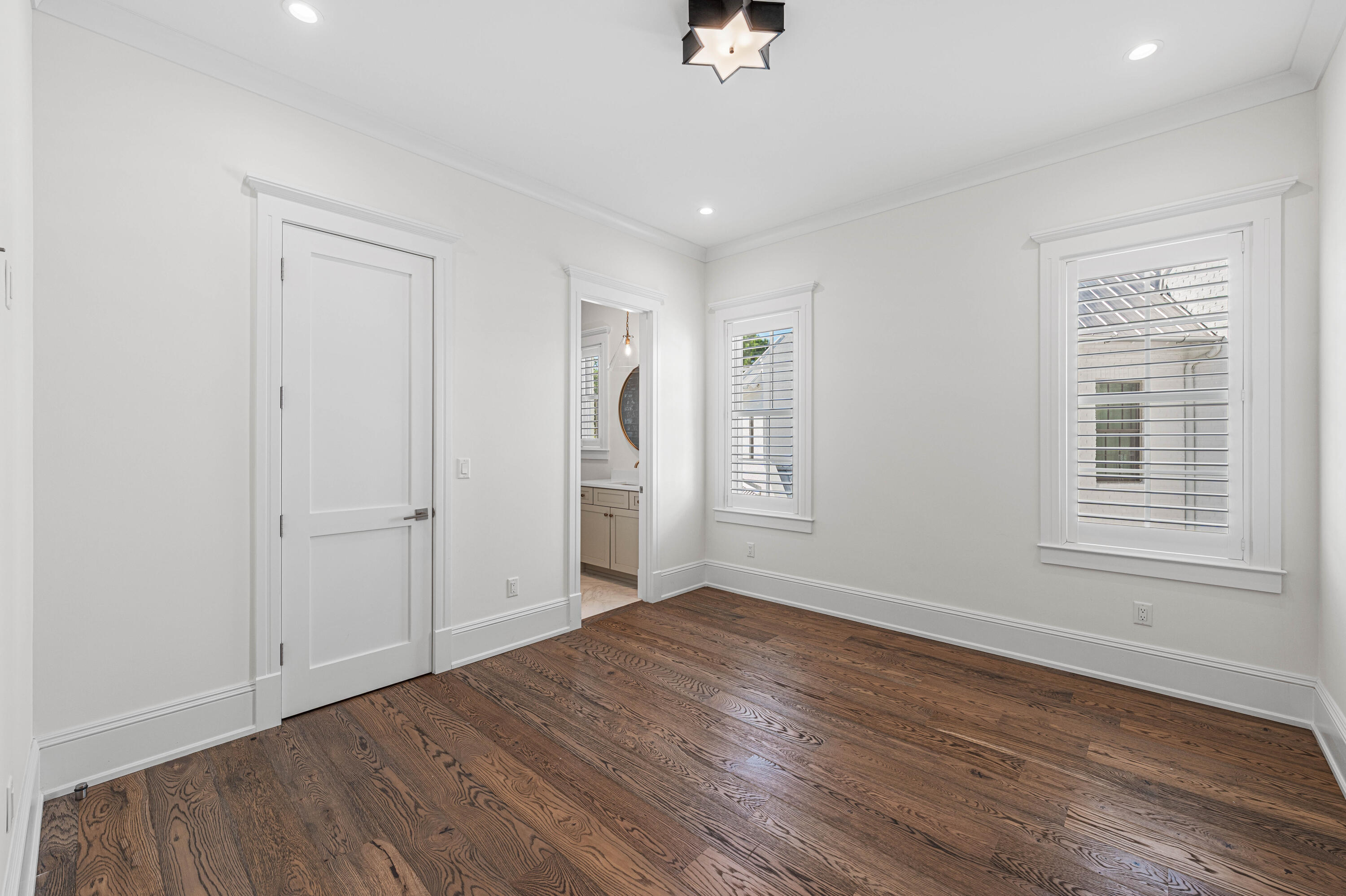CHURCHILL OAKS - Residential