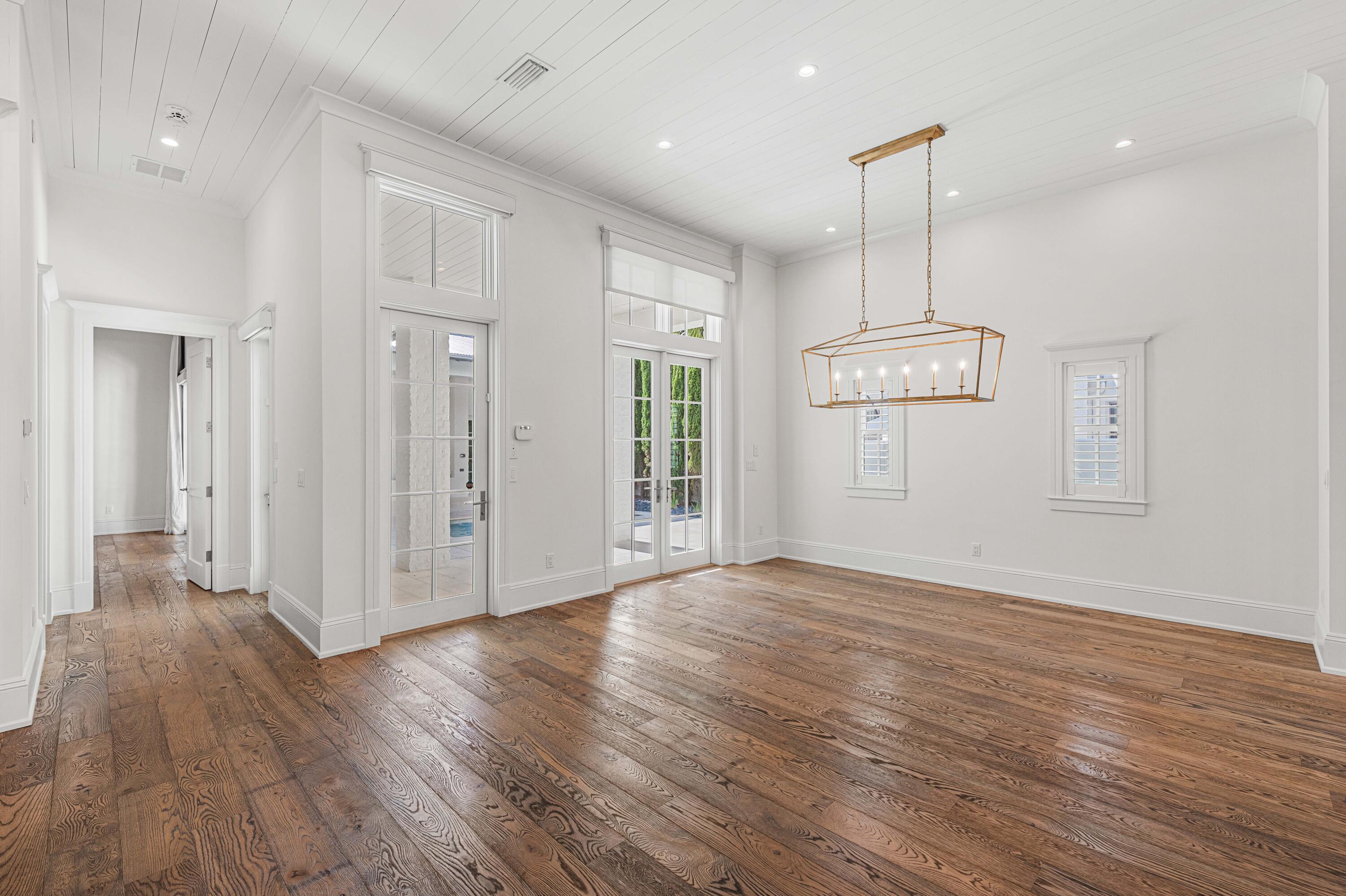 CHURCHILL OAKS - Residential