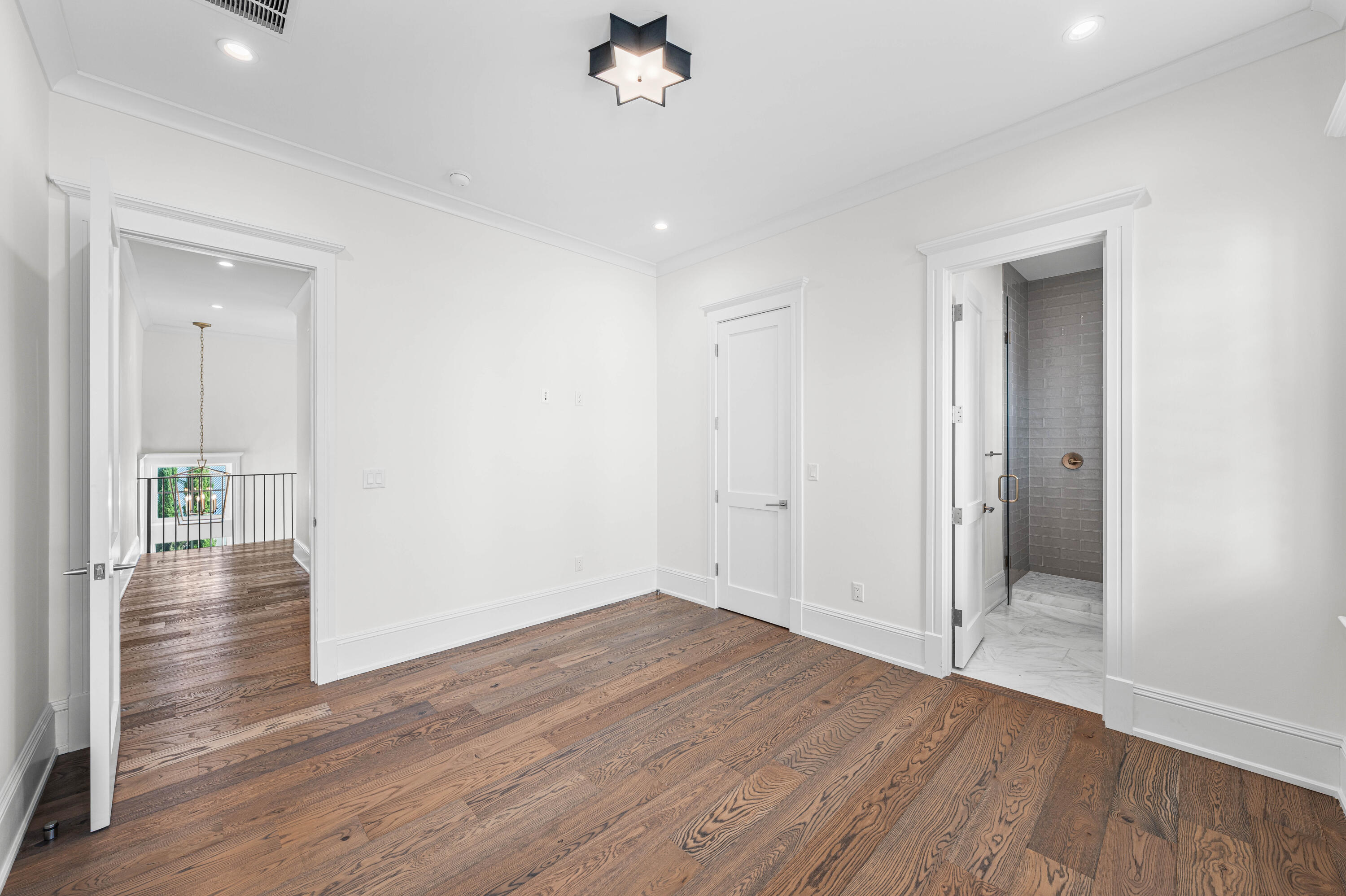 CHURCHILL OAKS - Residential