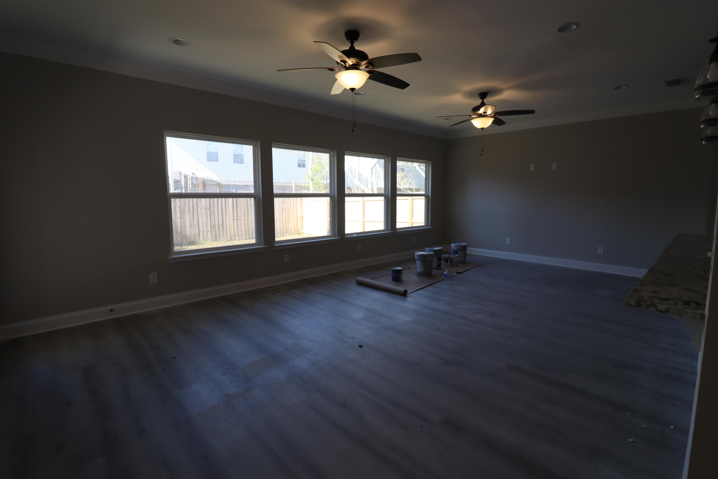 CRESCENT SHORES - Residential