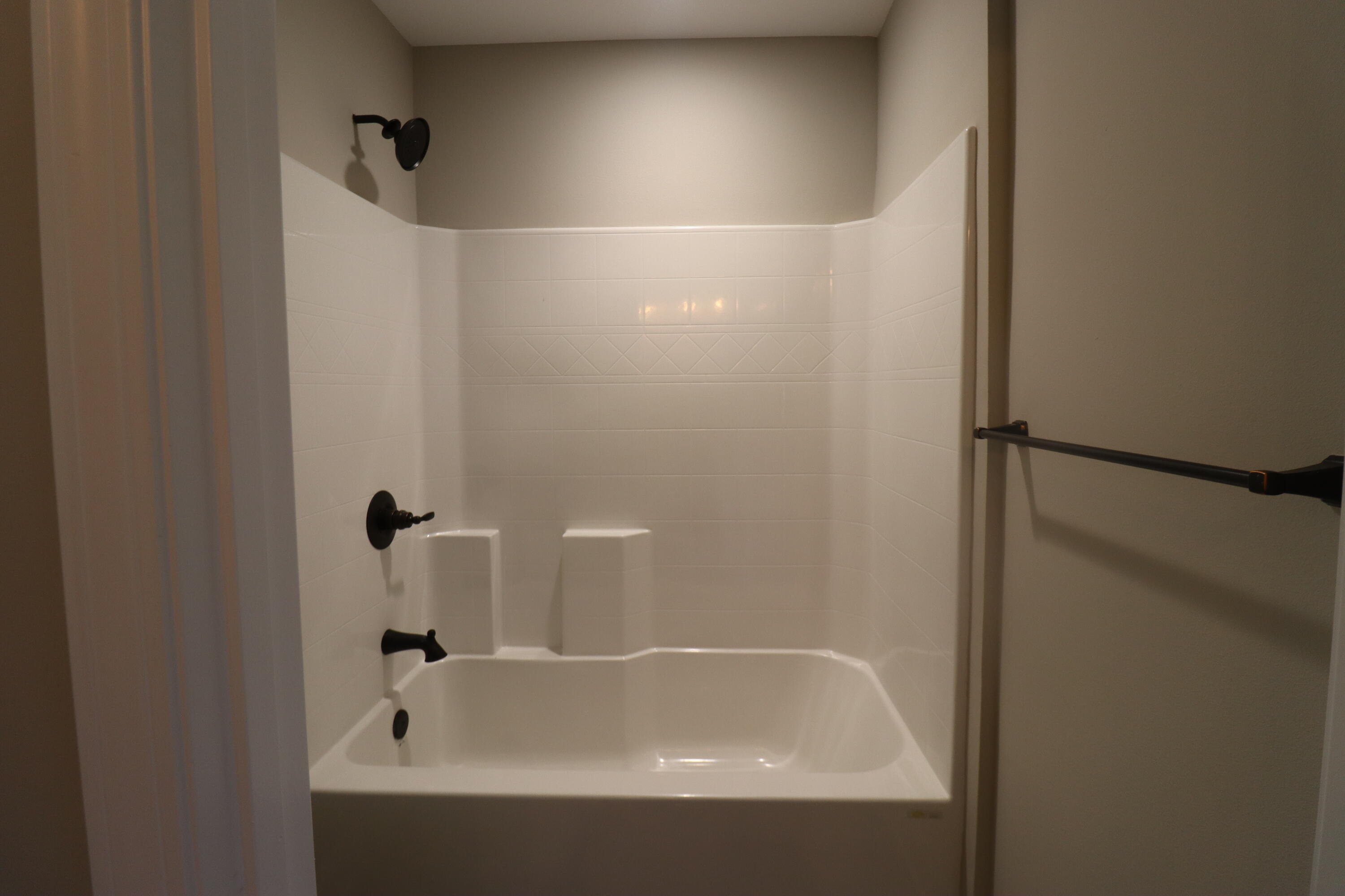 CRESCENT SHORES - Residential