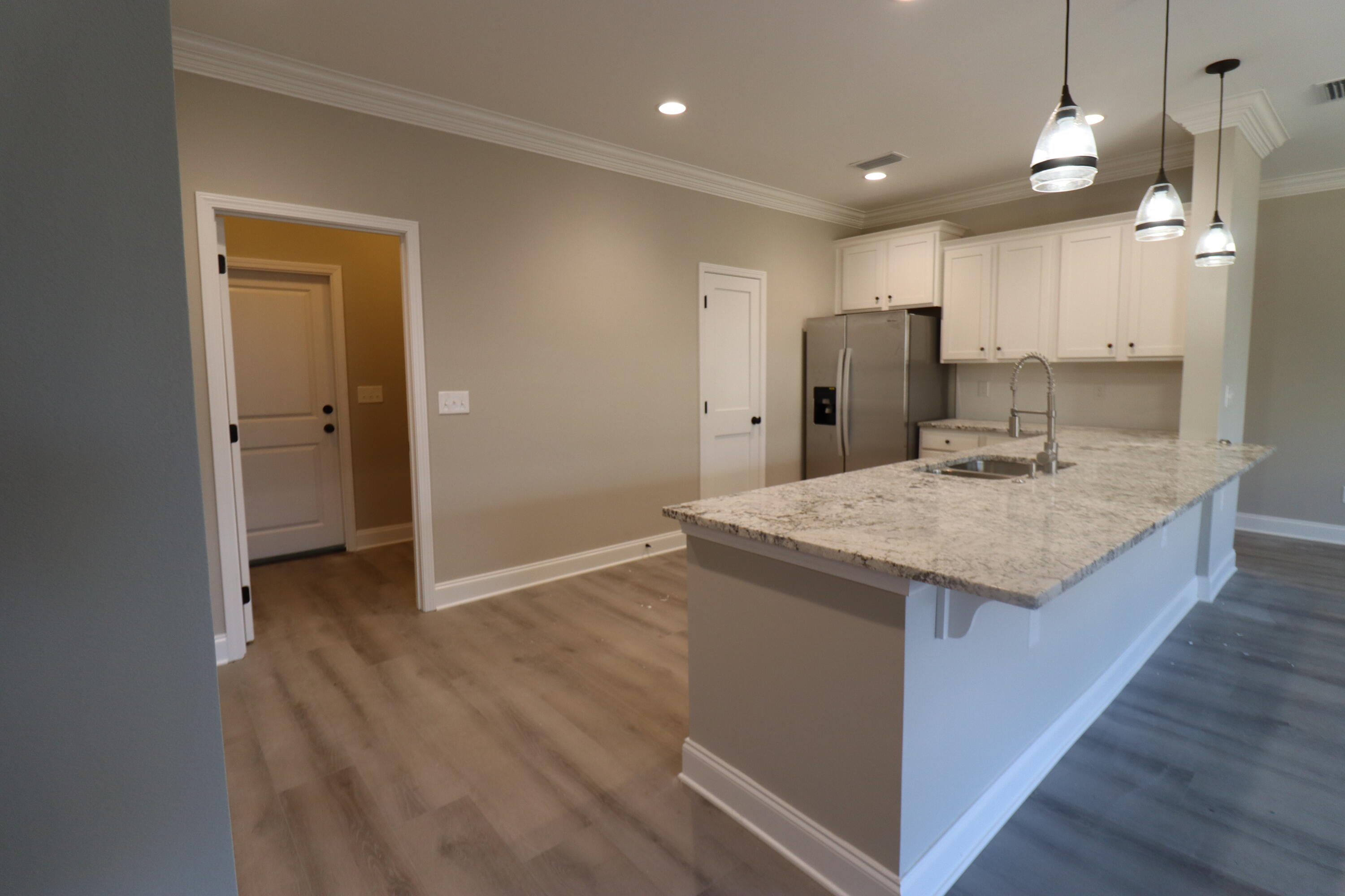 CRESCENT SHORES - Residential