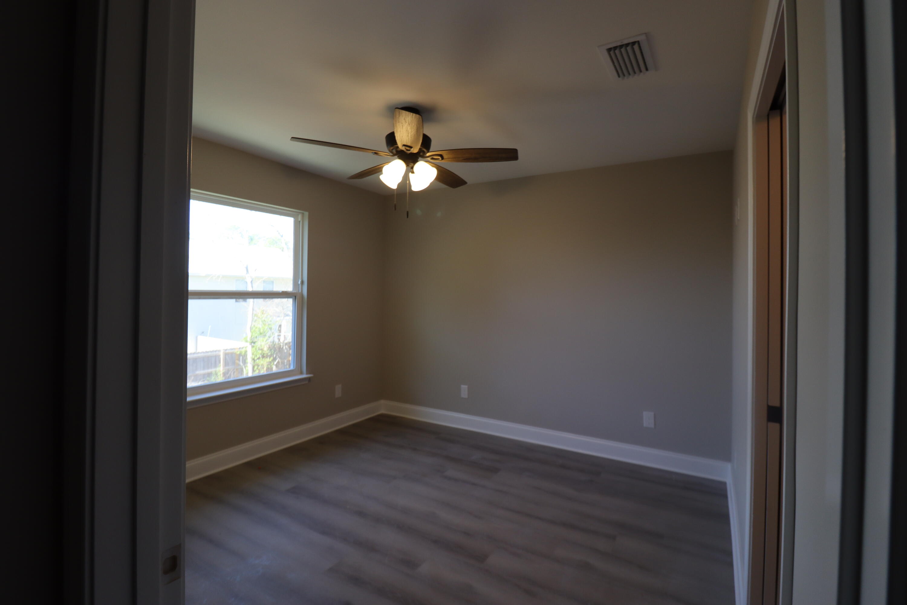 CRESCENT SHORES - Residential