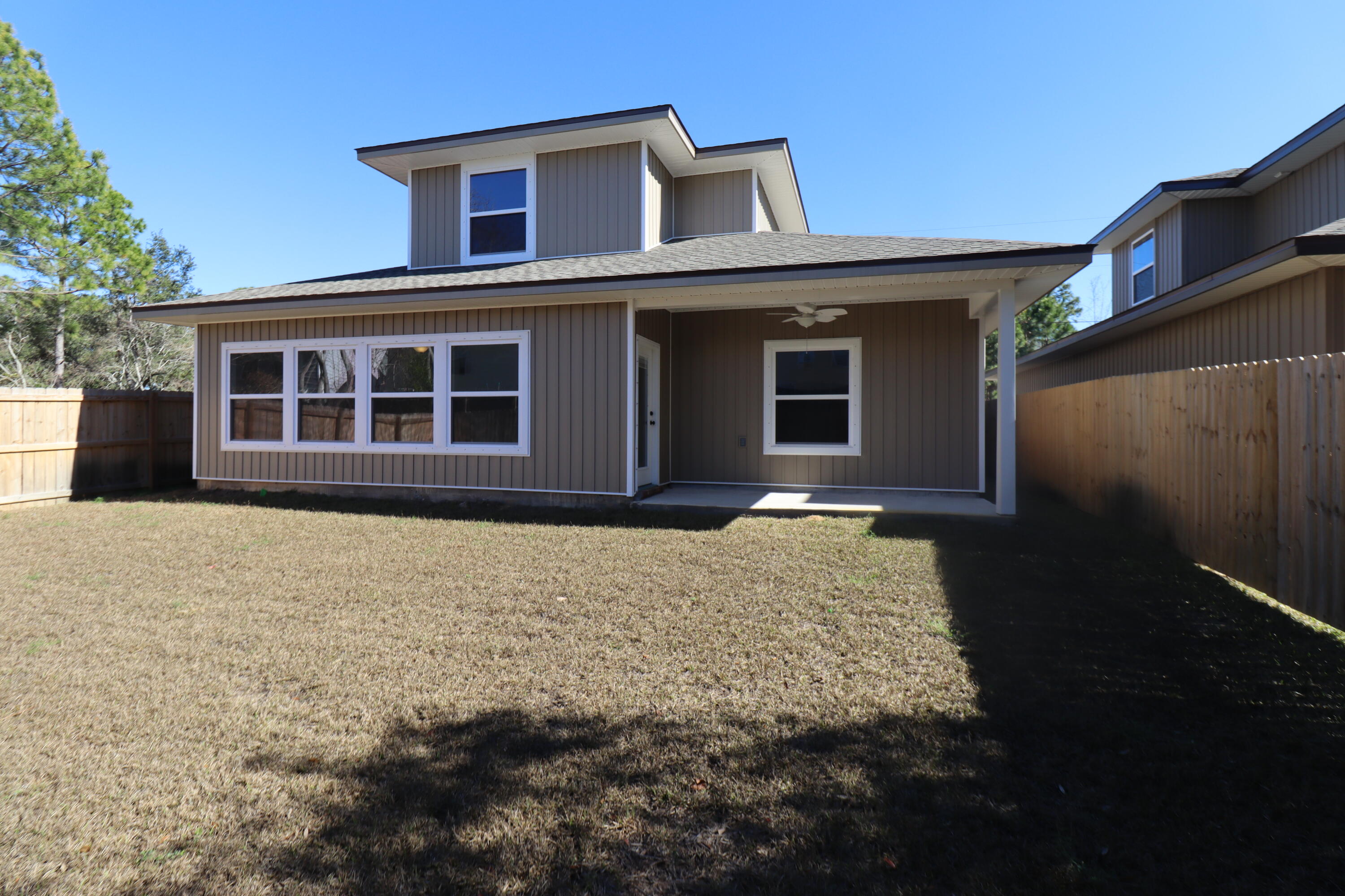 CRESCENT SHORES - Residential