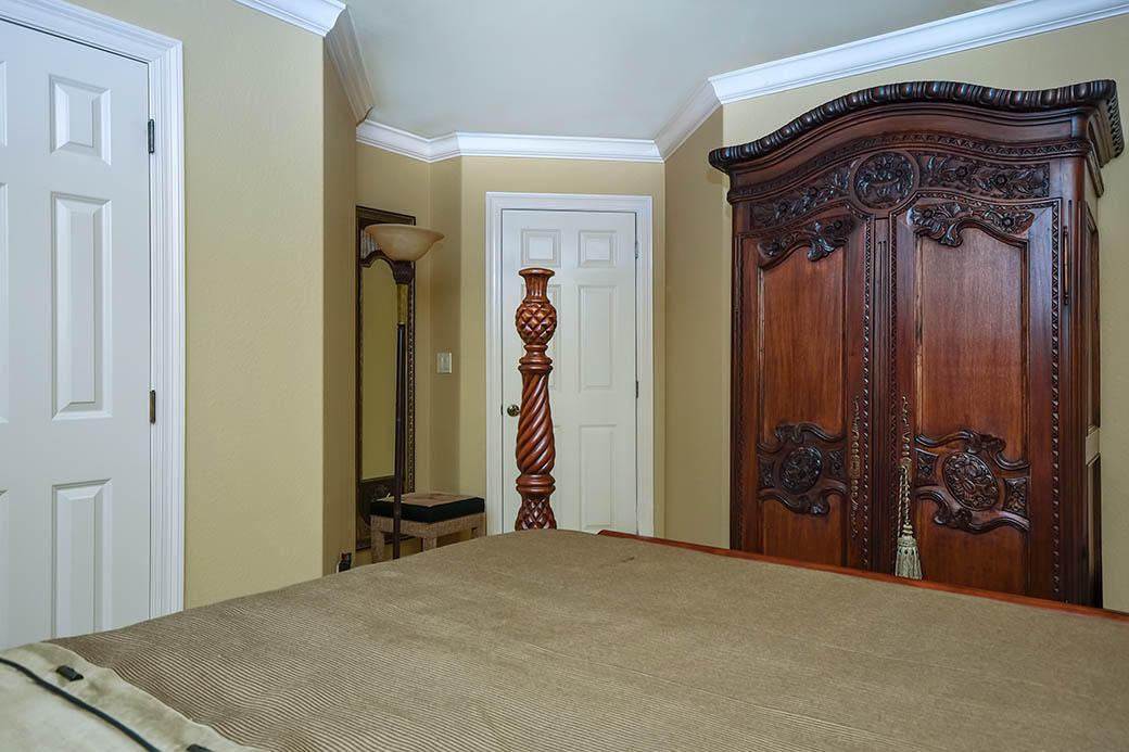 CRYSTAL BEACH - Residential