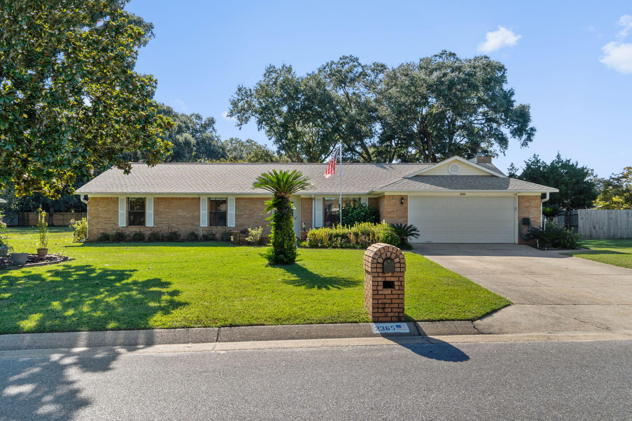 LAKE ESTELLE - Residential