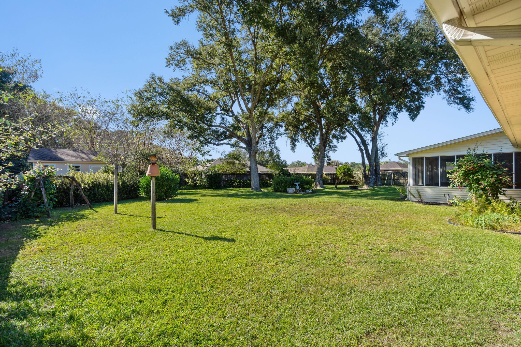 LAKE ESTELLE - Residential