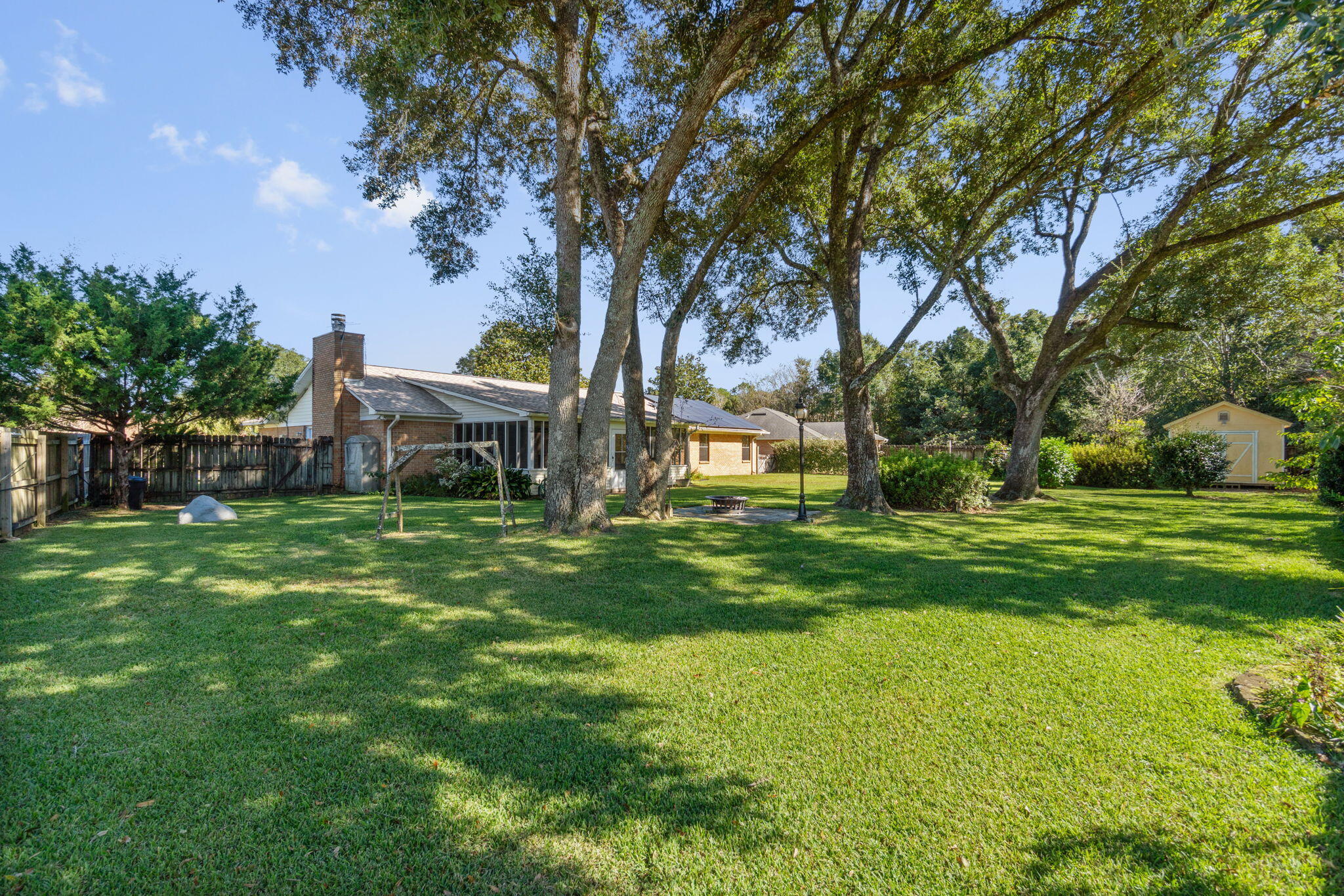 LAKE ESTELLE - Residential