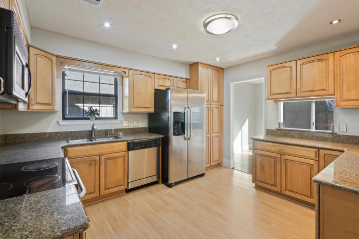 TANGLEWOOD S/D 1ST ADDN - Residential