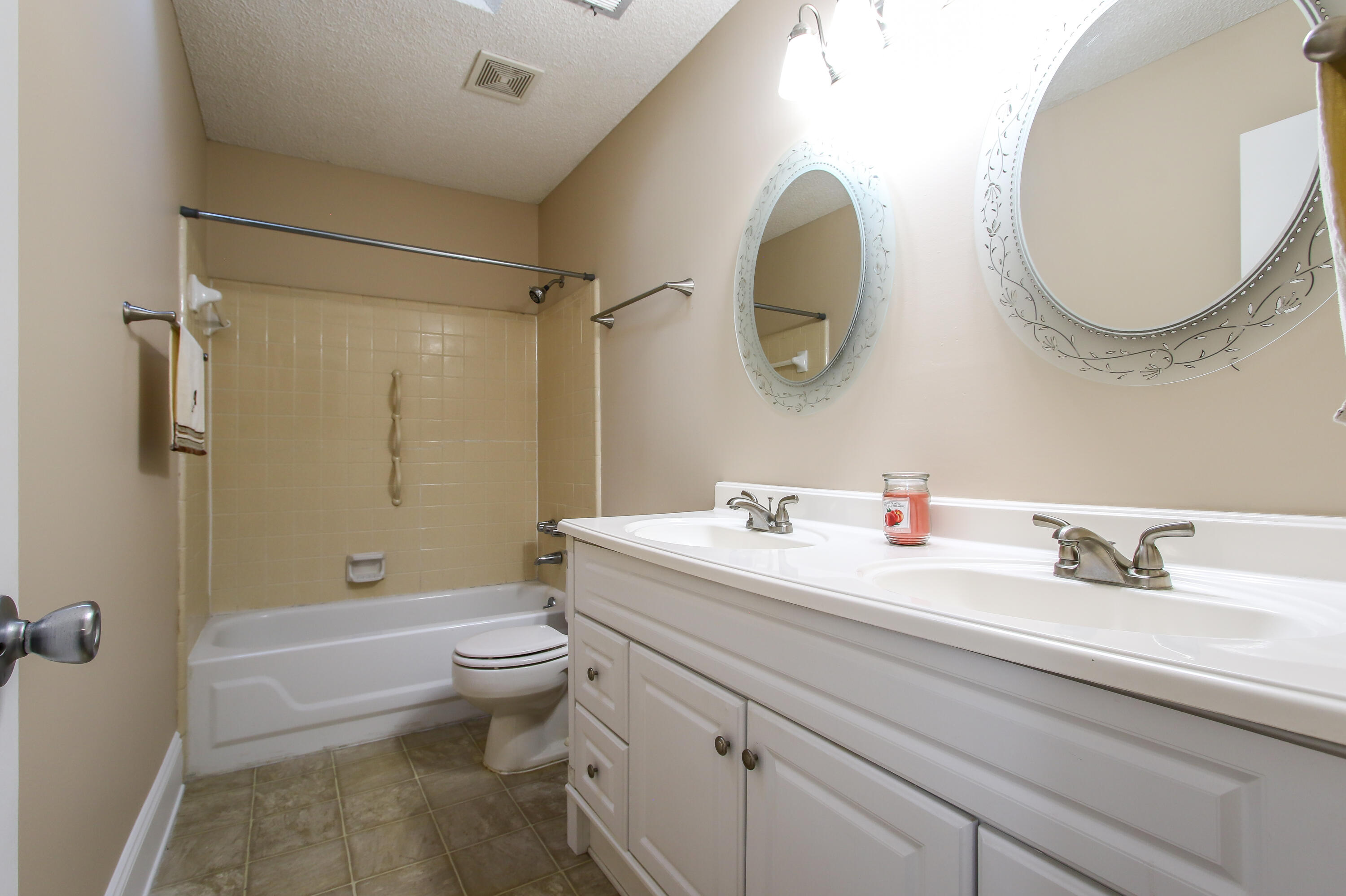 TANGLEWOOD S/D 1ST ADDN - Residential