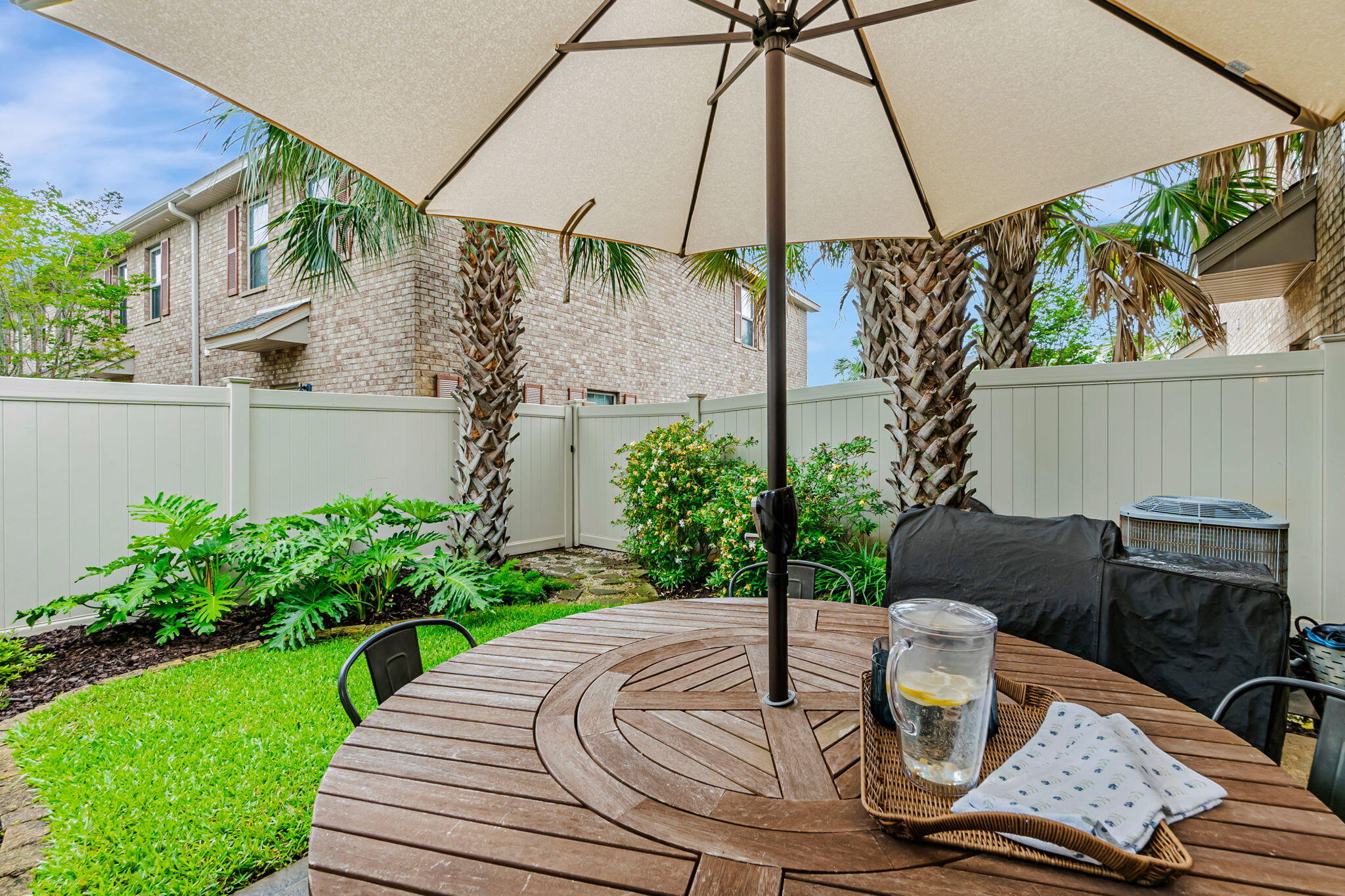 RESERVE POINTE - Residential