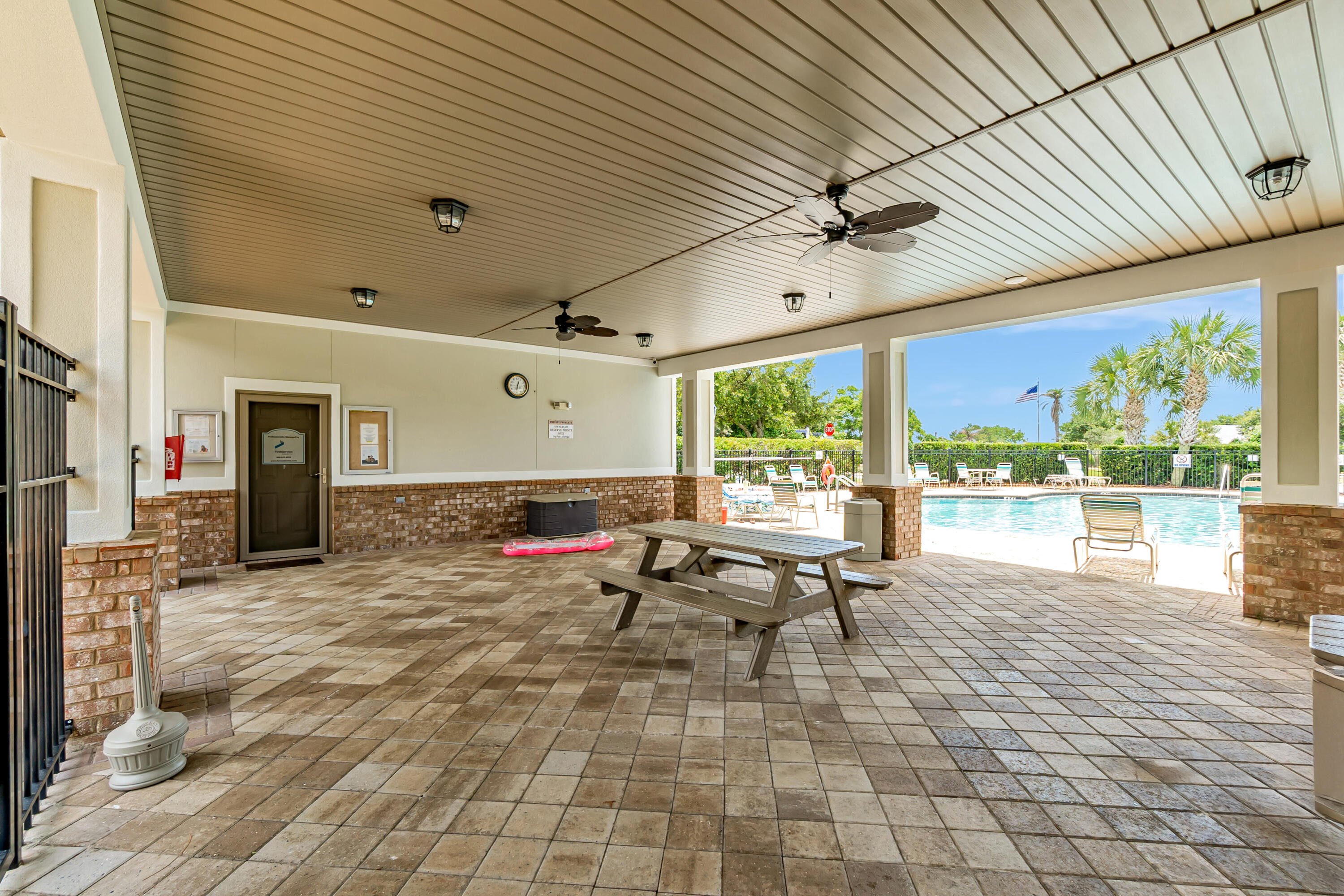 RESERVE POINTE - Residential