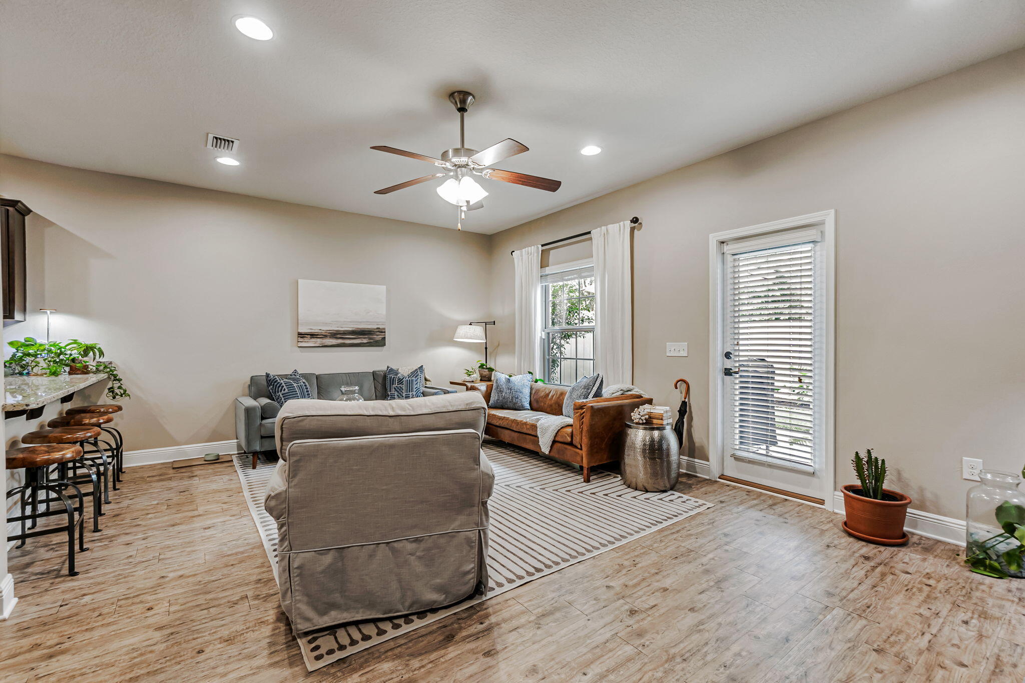 RESERVE POINTE - Residential