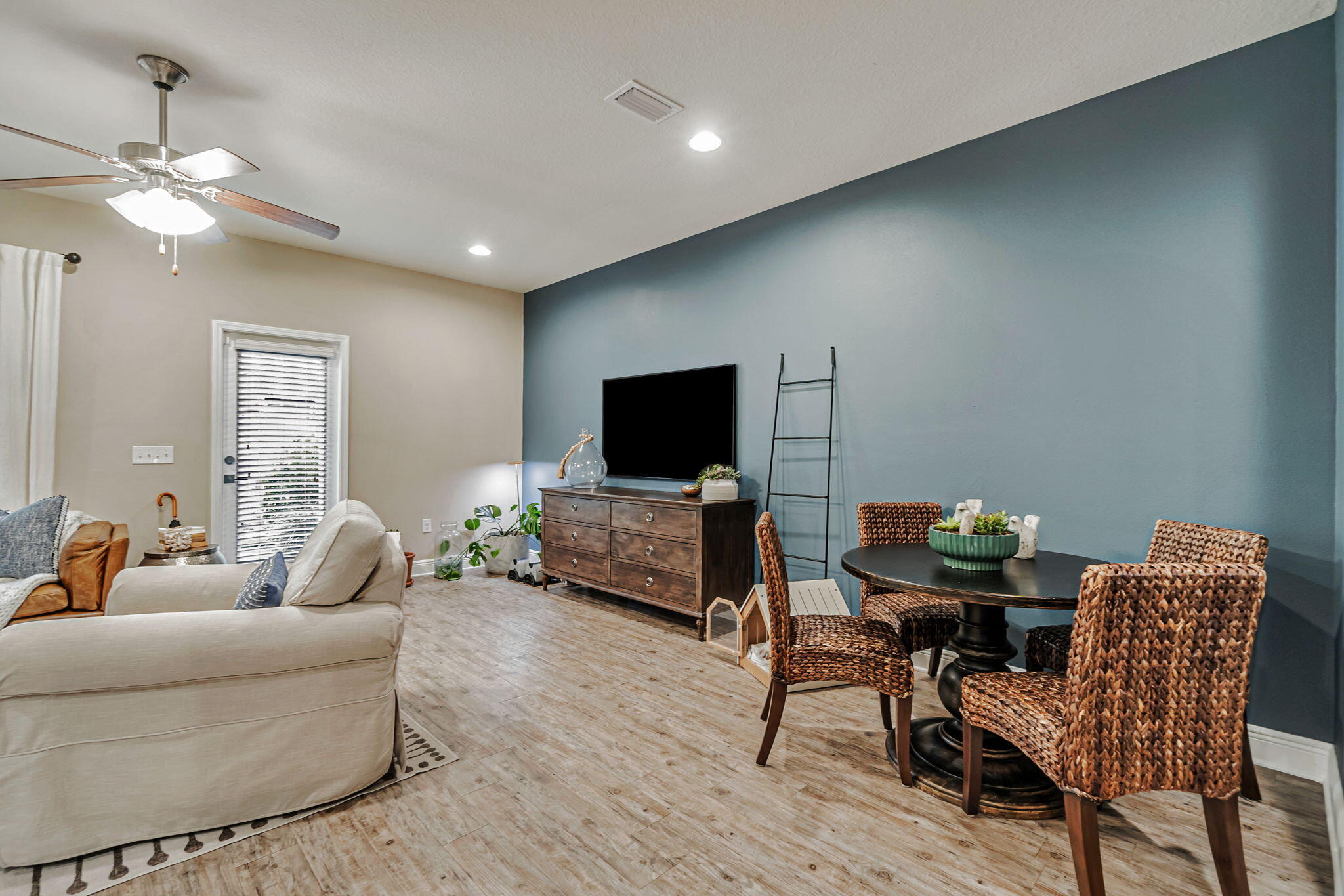 RESERVE POINTE - Residential