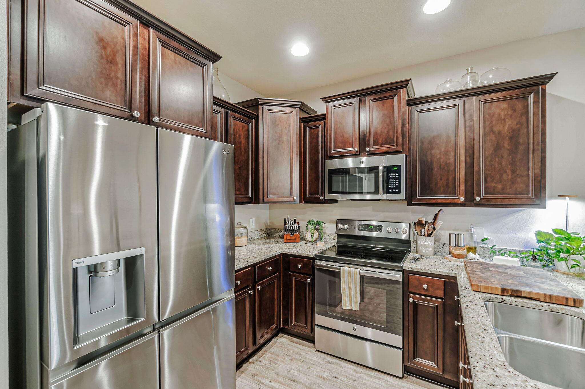 RESERVE POINTE - Residential