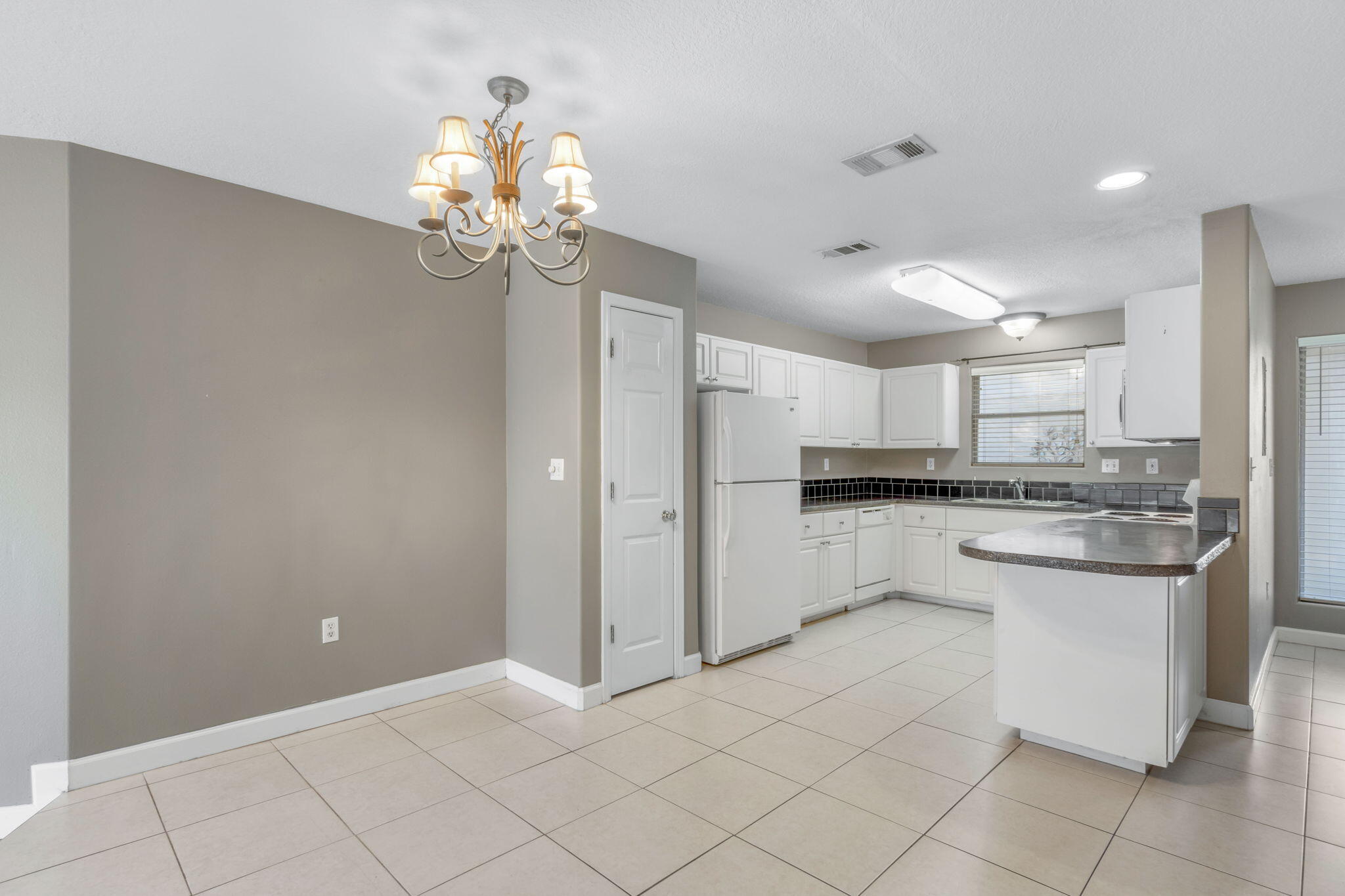 PELICAN PLACE T/H EAST - Residential