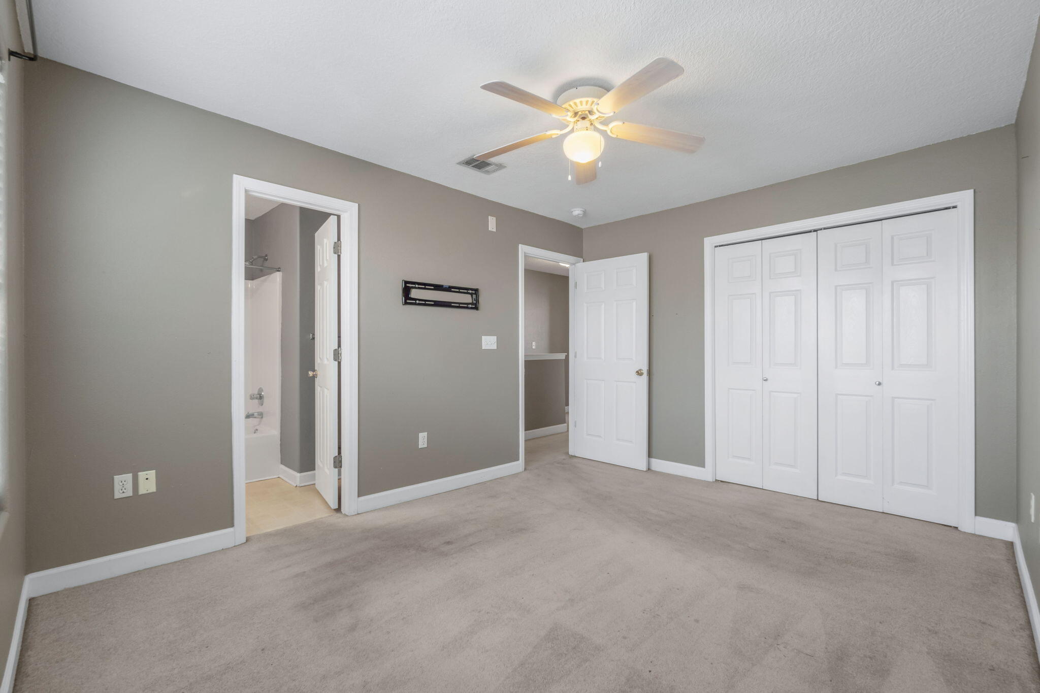 PELICAN PLACE T/H EAST - Residential